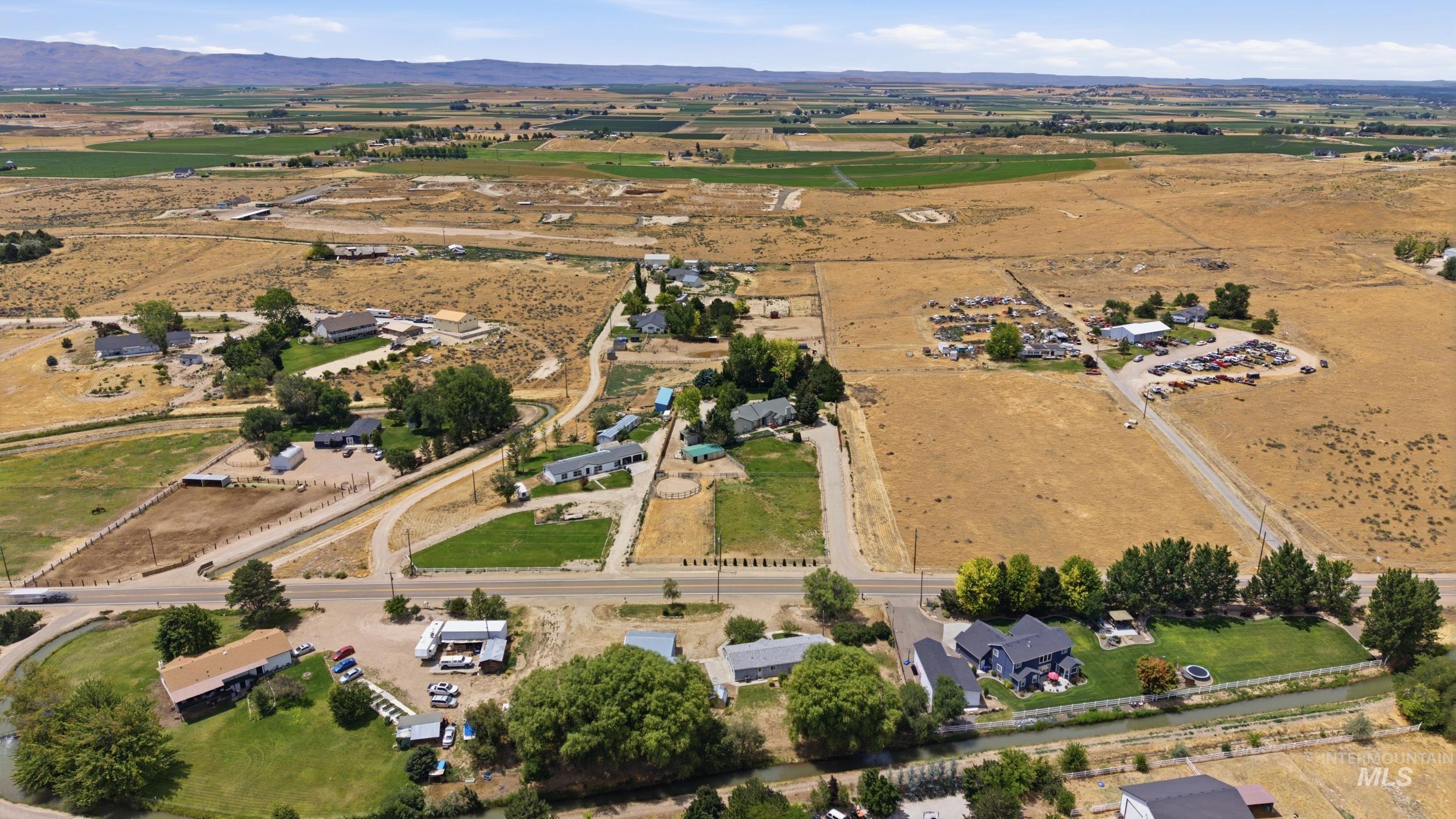 7422 Track Rd, Nampa, Idaho 83686, 3 Bedrooms, 2 Bathrooms, Residential For Sale, Price $499,999, 98993269