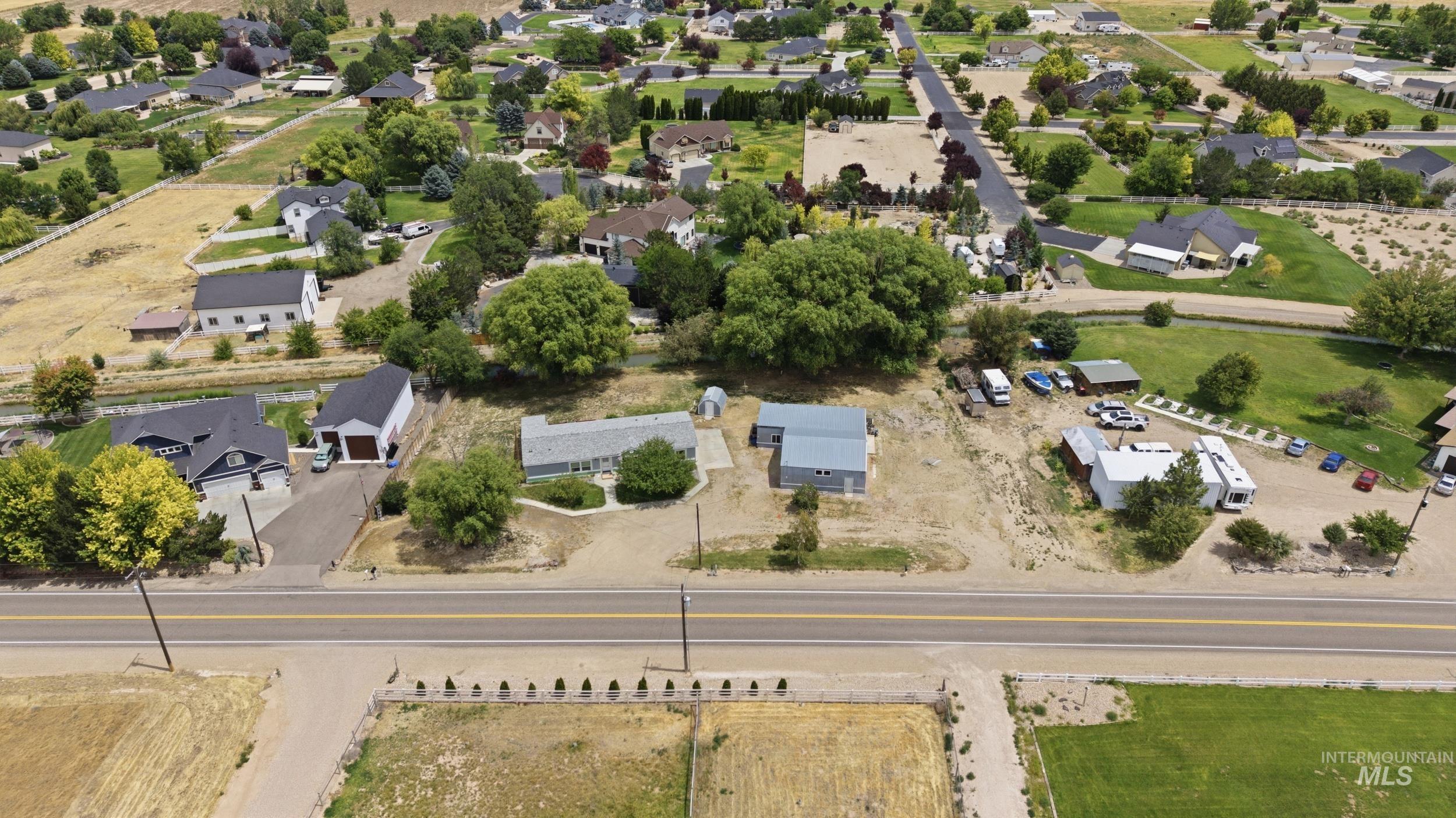 7422 Track Rd, Nampa, Idaho 83686, 3 Bedrooms, 2 Bathrooms, Residential For Sale, Price $499,999, 98993269