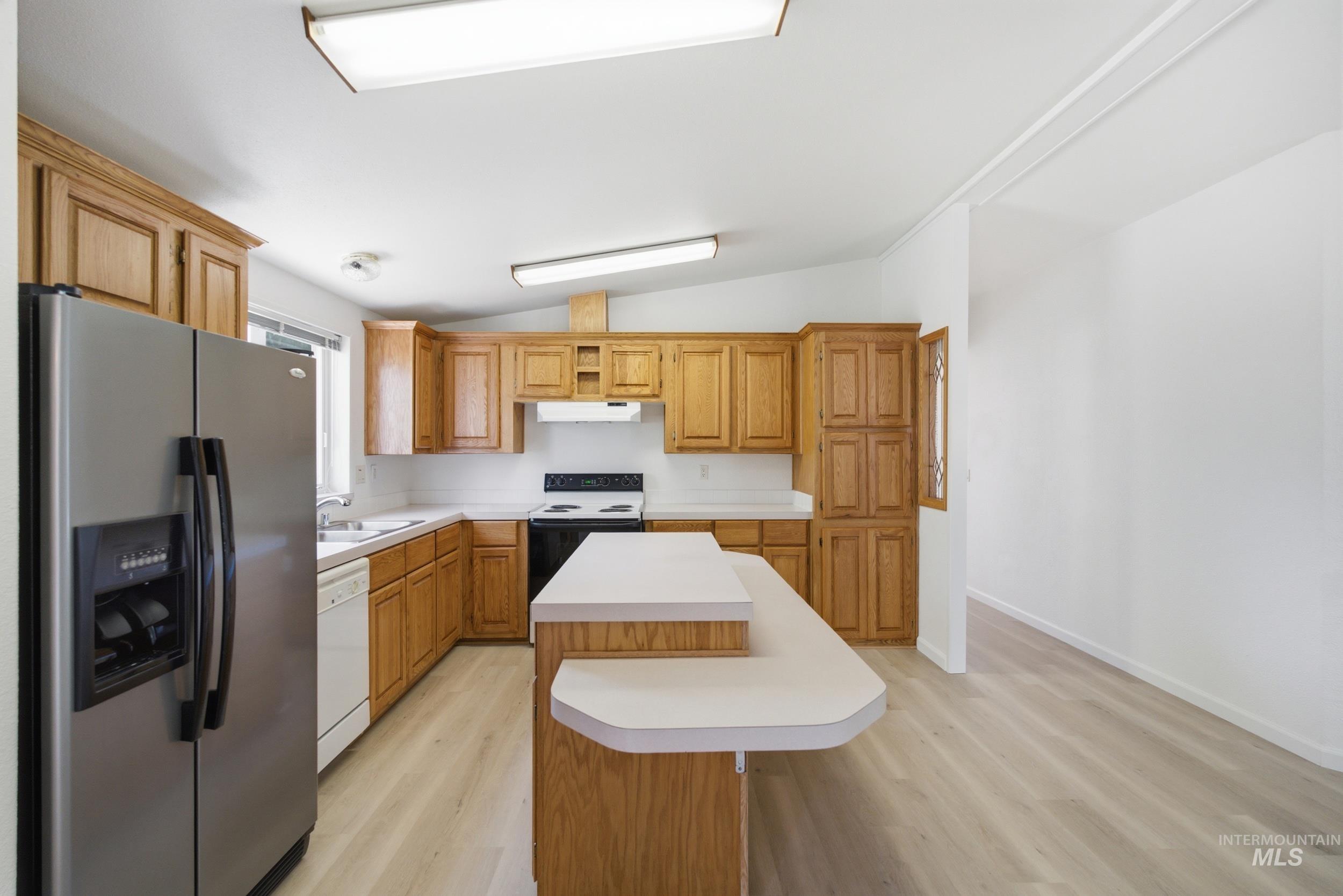 7422 Track Rd, Nampa, Idaho 83686, 3 Bedrooms, 2 Bathrooms, Residential For Sale, Price $499,999, 98993269