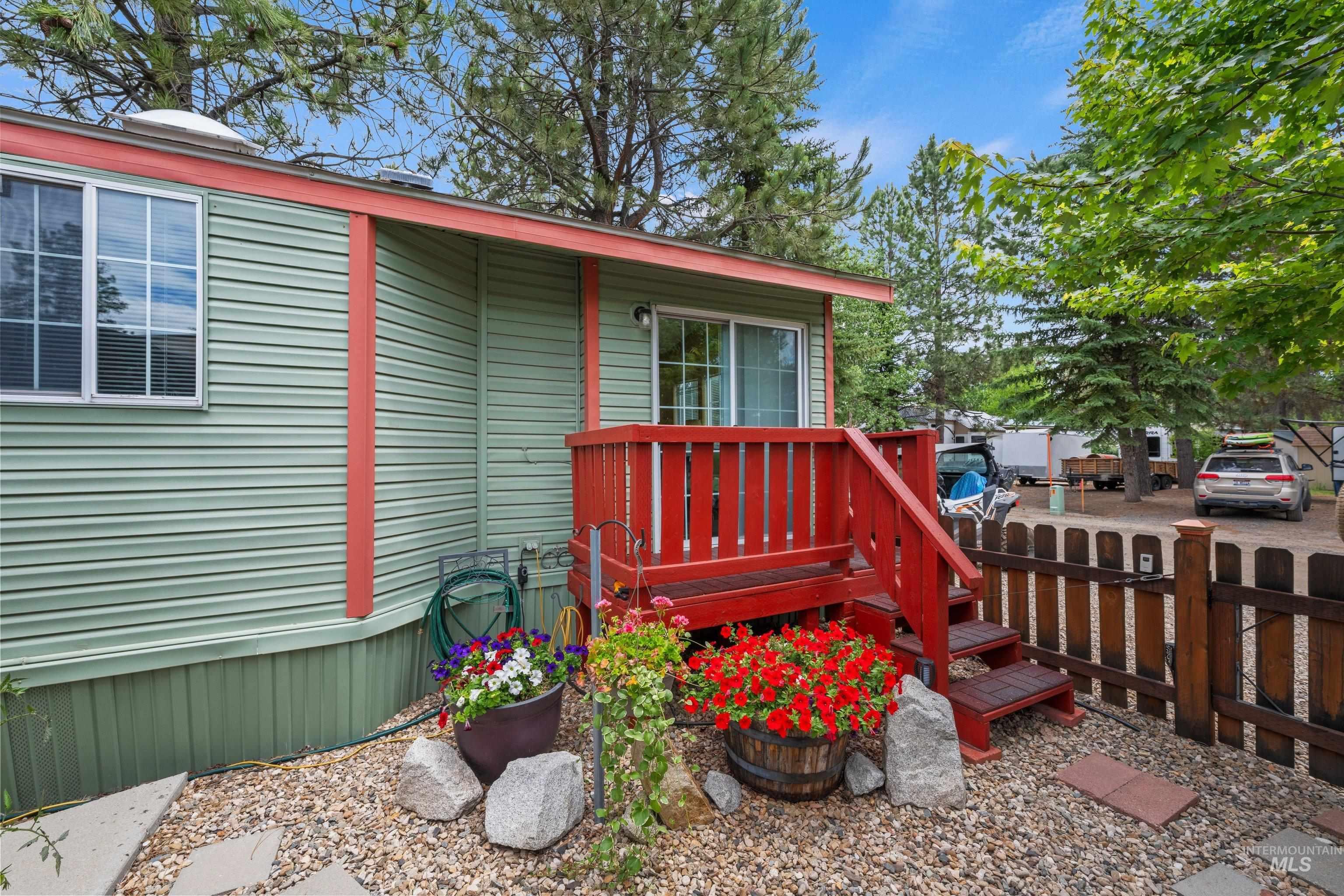 514 W Sawyer, Cascade, Idaho 83611, 1 Bedroom, 1 Bathroom, Residential For Sale, Price $170,000, 98993271