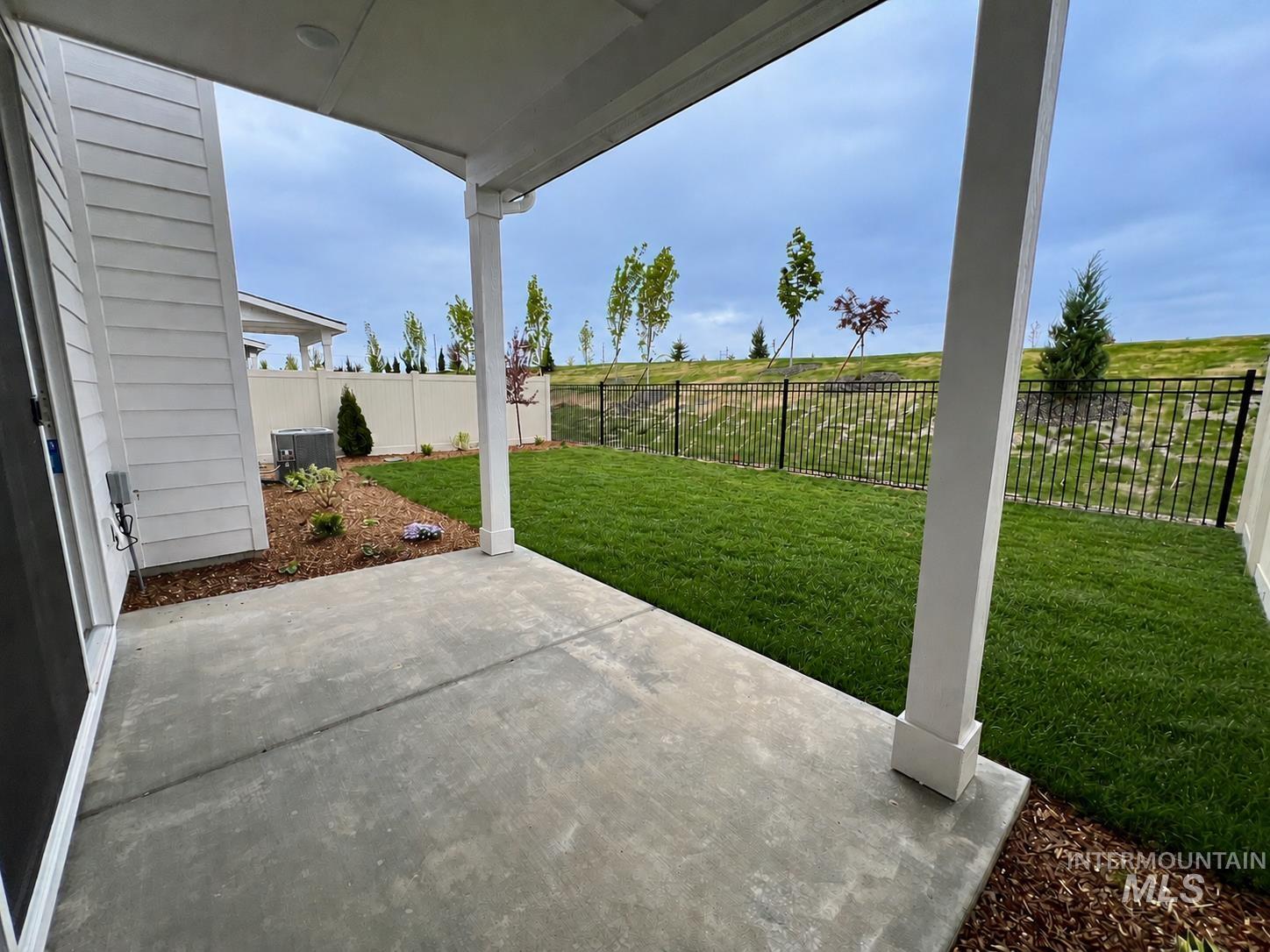 8098 W Fern St., Eagle, Idaho 83616, 3 Bedrooms, 2.5 Bathrooms, Residential For Sale, Price $439,900, 98993273