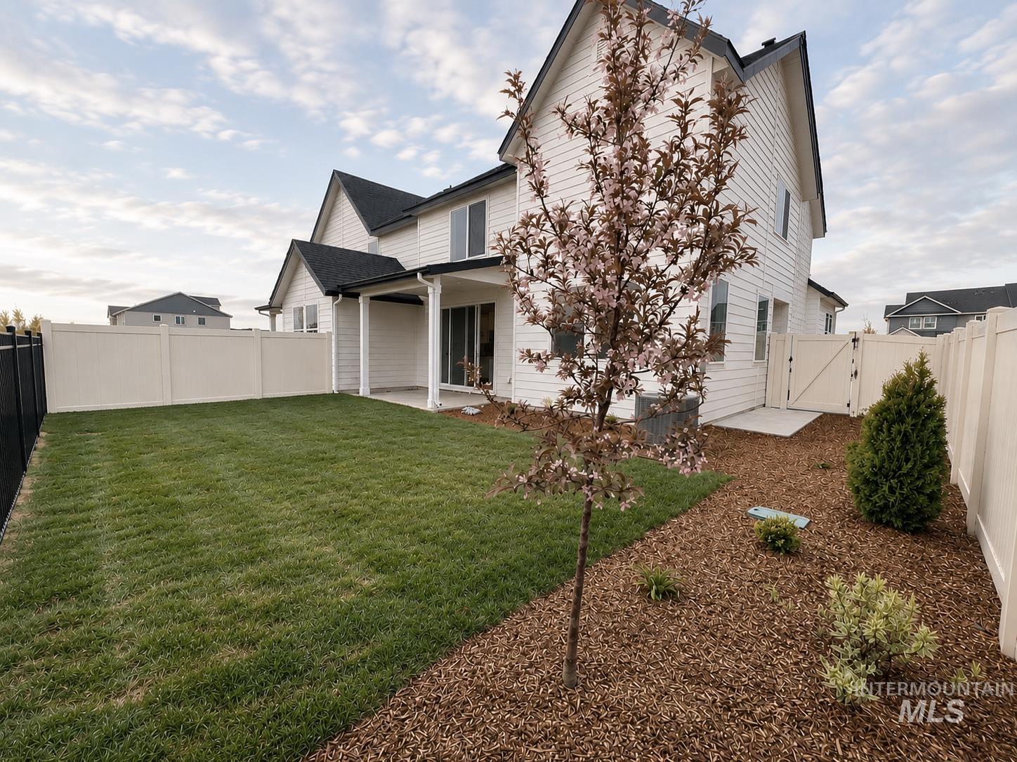 8098 W Fern St., Eagle, Idaho 83616, 3 Bedrooms, 2.5 Bathrooms, Residential For Sale, Price $439,900, 98993273