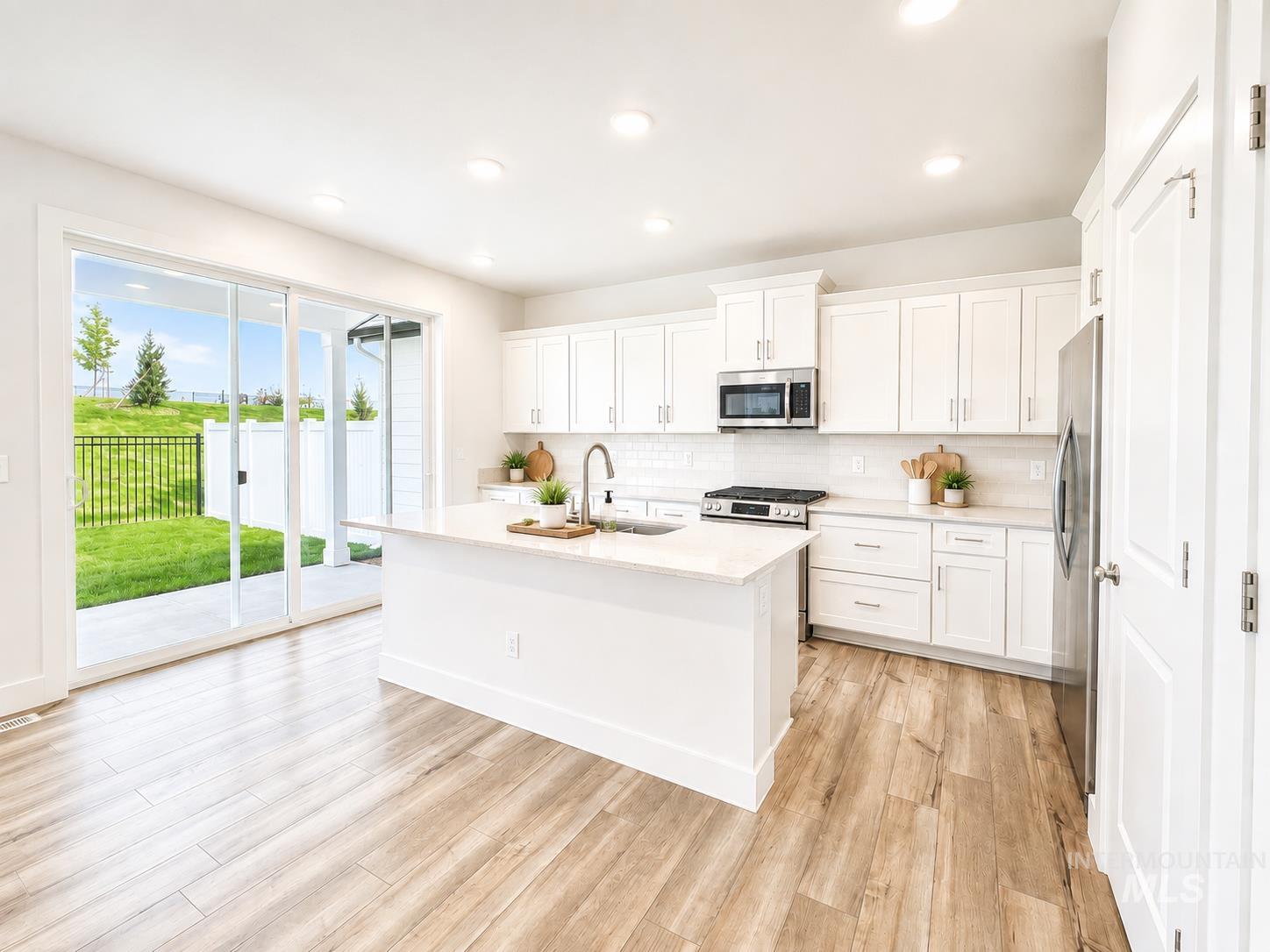 8098 W Fern St., Eagle, Idaho 83616, 3 Bedrooms, 2.5 Bathrooms, Residential For Sale, Price $439,900, 98993273