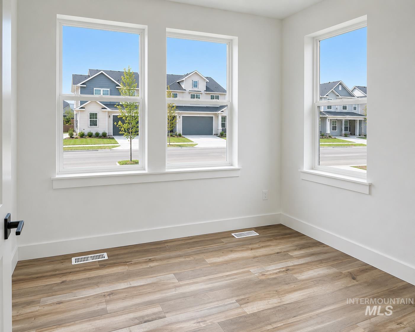 8098 W Fern St., Eagle, Idaho 83616, 3 Bedrooms, 2.5 Bathrooms, Residential For Sale, Price $439,900, 98993273