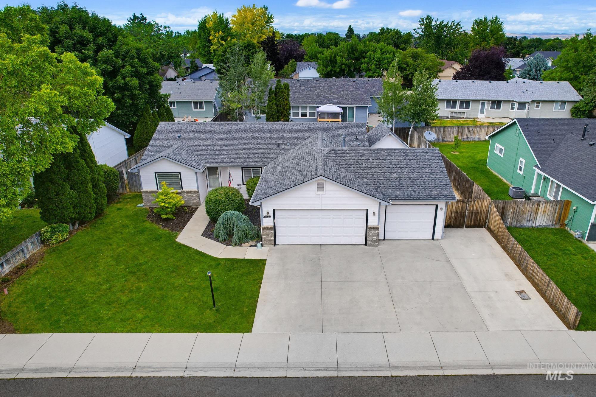 2566 W Willard St, Meridian, Idaho 83642, 3 Bedrooms, 2 Bathrooms, Residential For Sale, Price $425,000,MLS 98993274