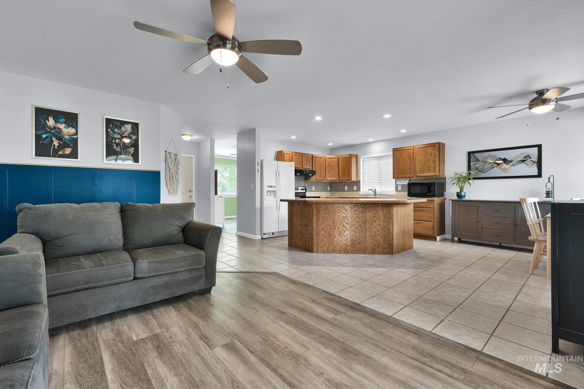 2566 W Willard St, Meridian, Idaho 83642, 3 Bedrooms, 2 Bathrooms, Residential For Sale, Price $425,000,MLS 98993274