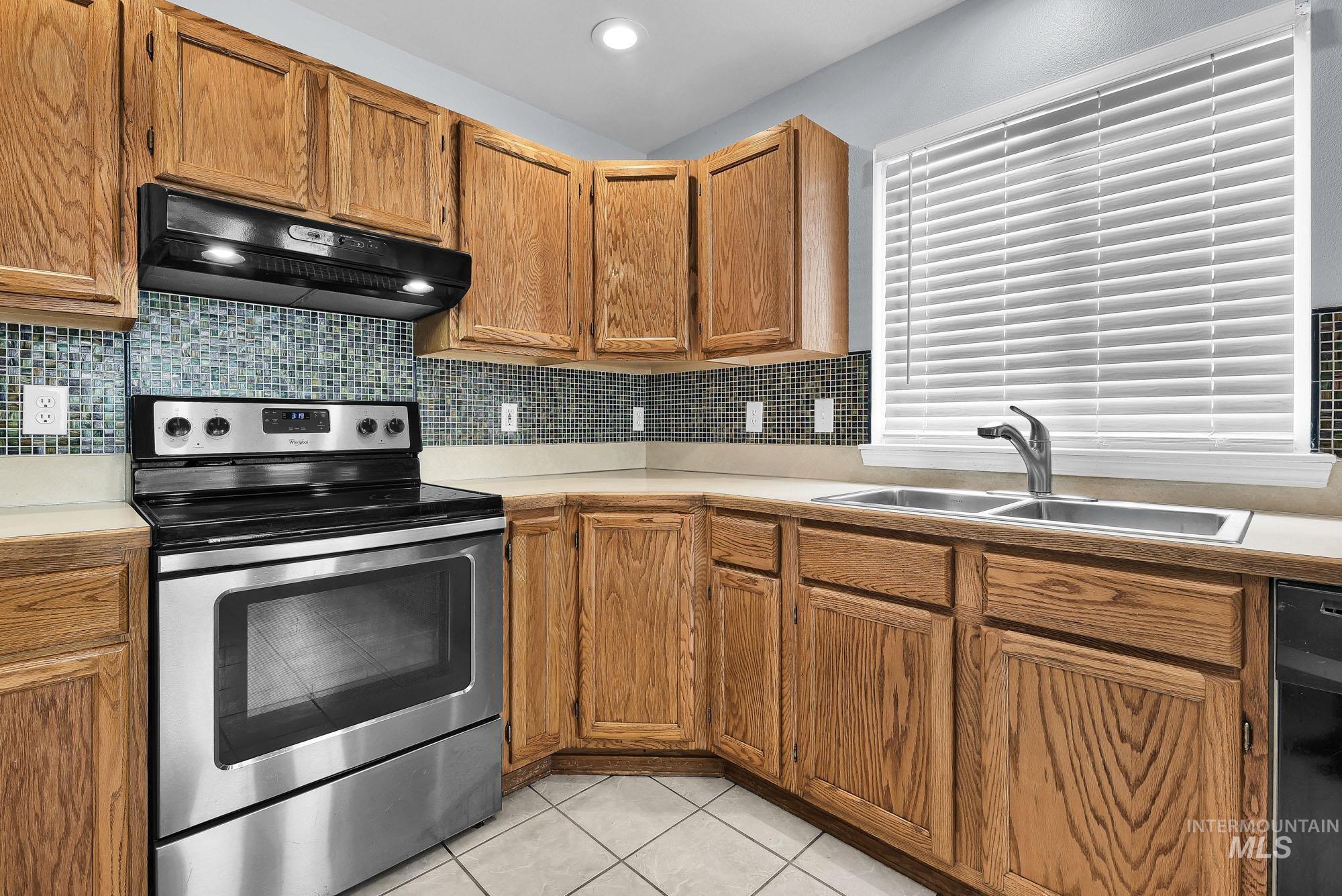 2566 W Willard St, Meridian, Idaho 83642, 3 Bedrooms, 2 Bathrooms, Residential For Sale, Price $425,000,MLS 98993274