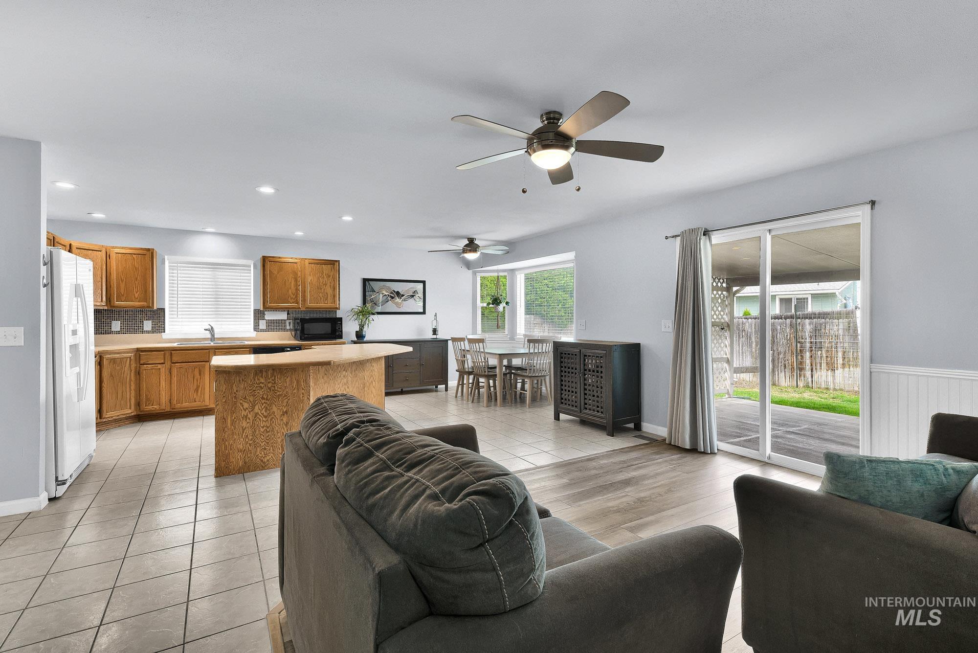 2566 W Willard St, Meridian, Idaho 83642, 3 Bedrooms, 2 Bathrooms, Residential For Sale, Price $425,000,MLS 98993274