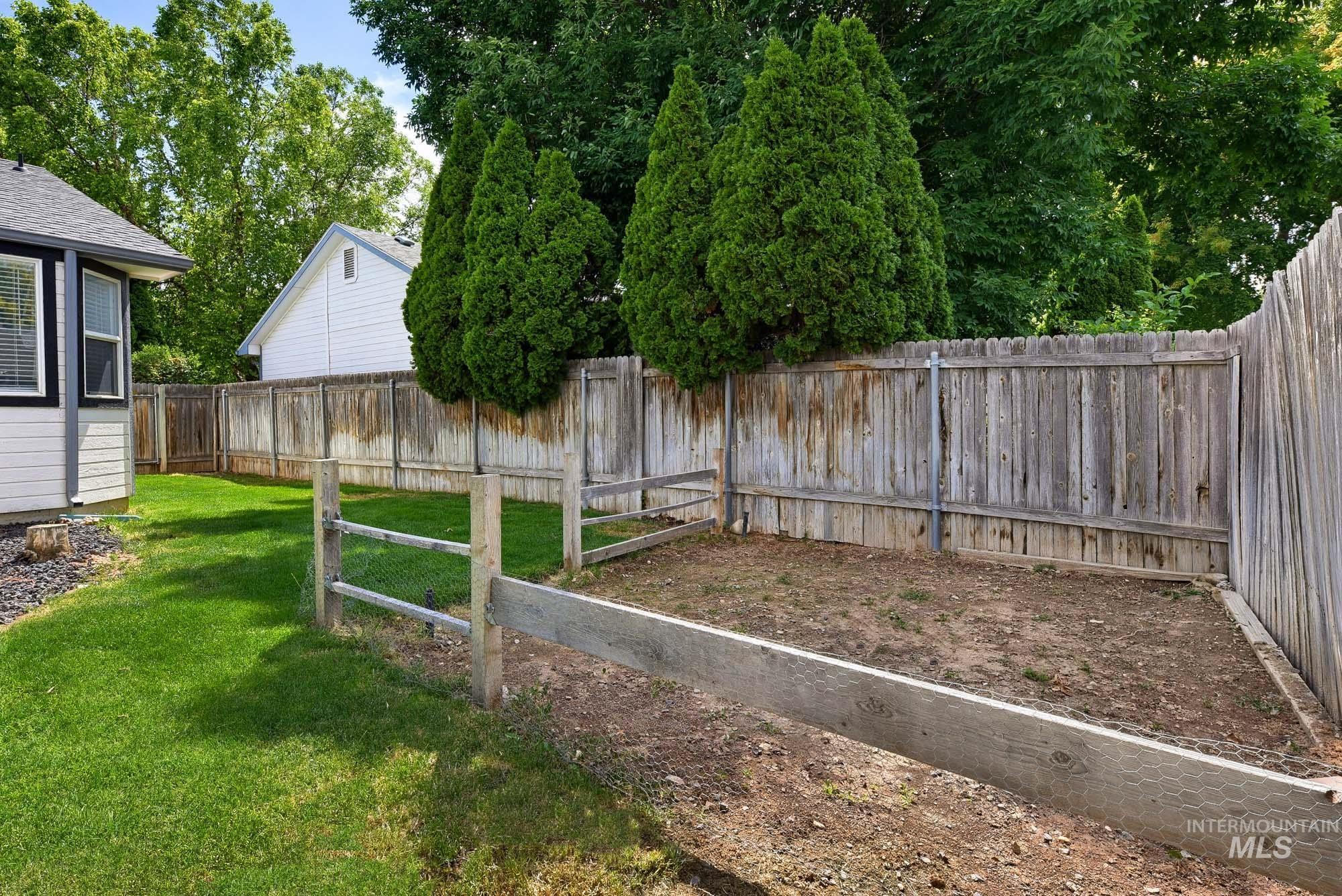 2566 W Willard St, Meridian, Idaho 83642, 3 Bedrooms, 2 Bathrooms, Residential For Sale, Price $425,000,MLS 98993274
