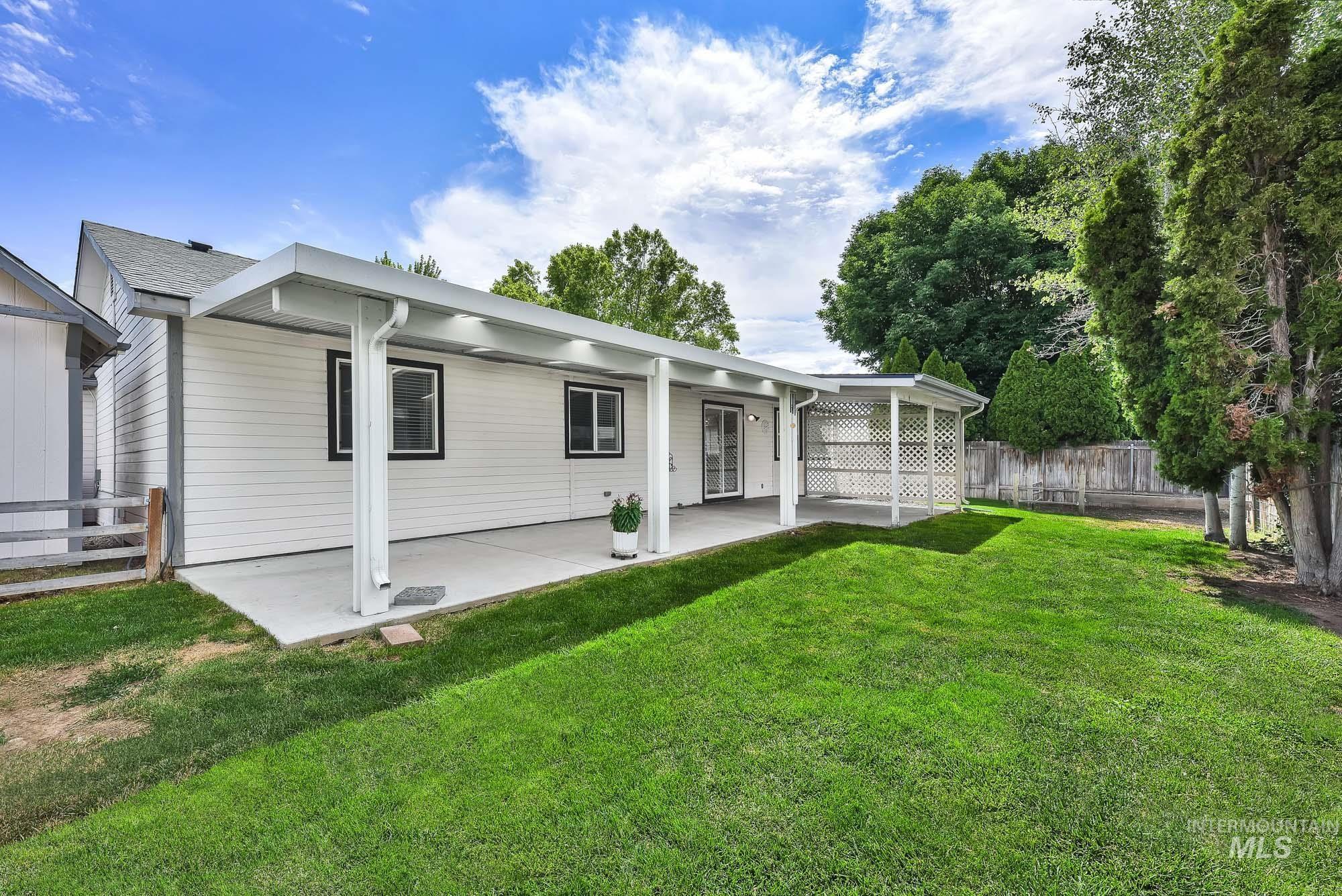 2566 W Willard St, Meridian, Idaho 83642, 3 Bedrooms, 2 Bathrooms, Residential For Sale, Price $425,000,MLS 98993274