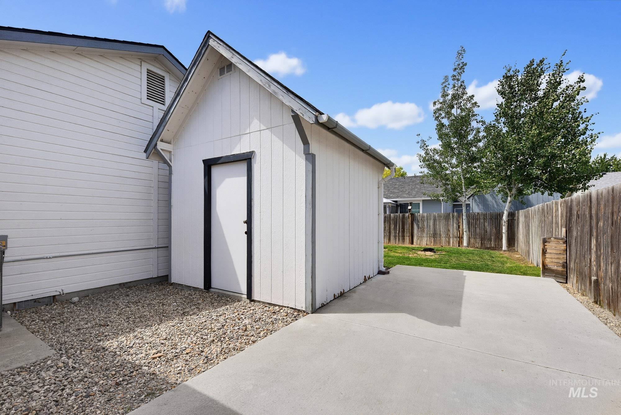 2566 W Willard St, Meridian, Idaho 83642, 3 Bedrooms, 2 Bathrooms, Residential For Sale, Price $425,000,MLS 98993274
