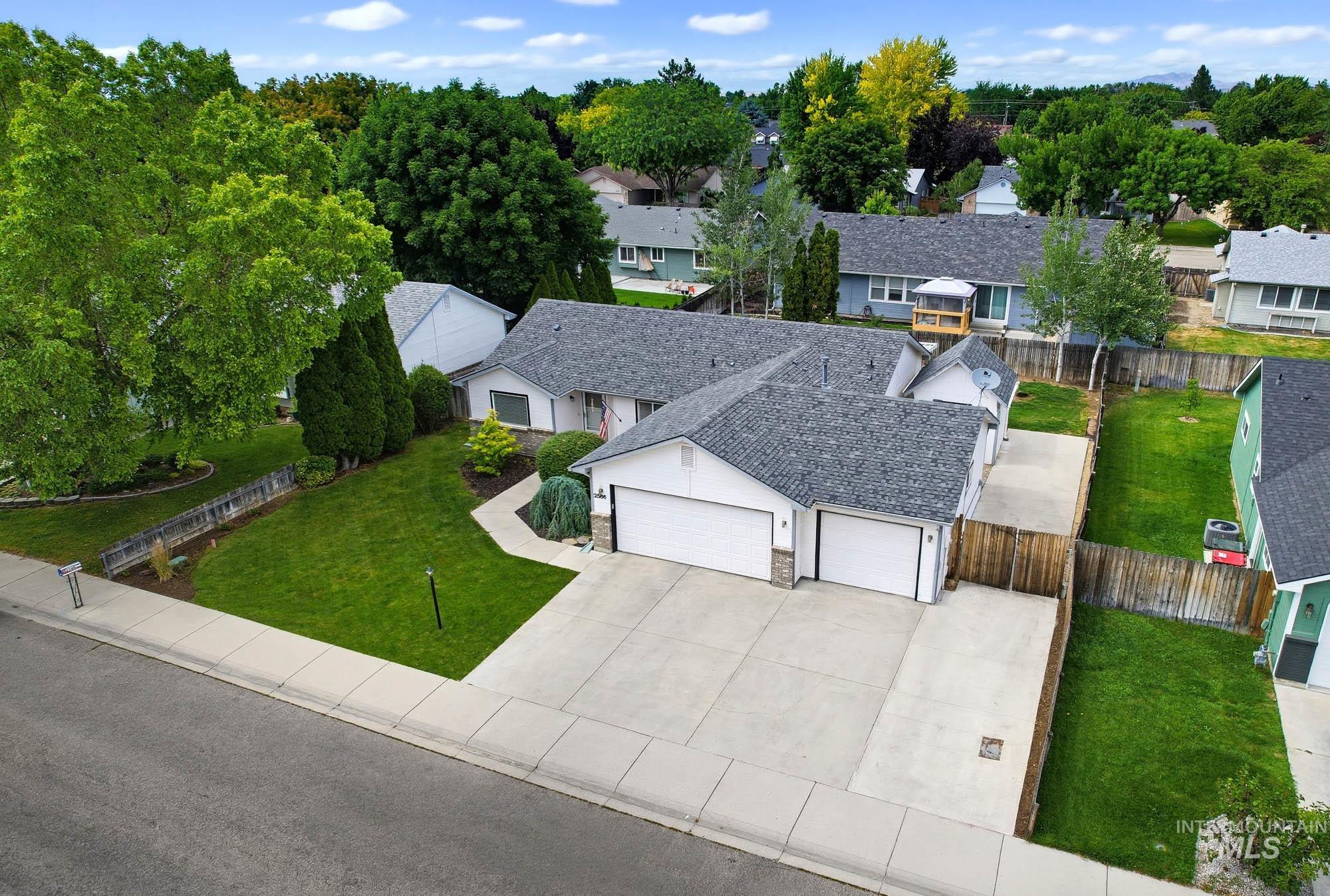 2566 W Willard St, Meridian, Idaho 83642, 3 Bedrooms, 2 Bathrooms, Residential For Sale, Price $425,000,MLS 98993274