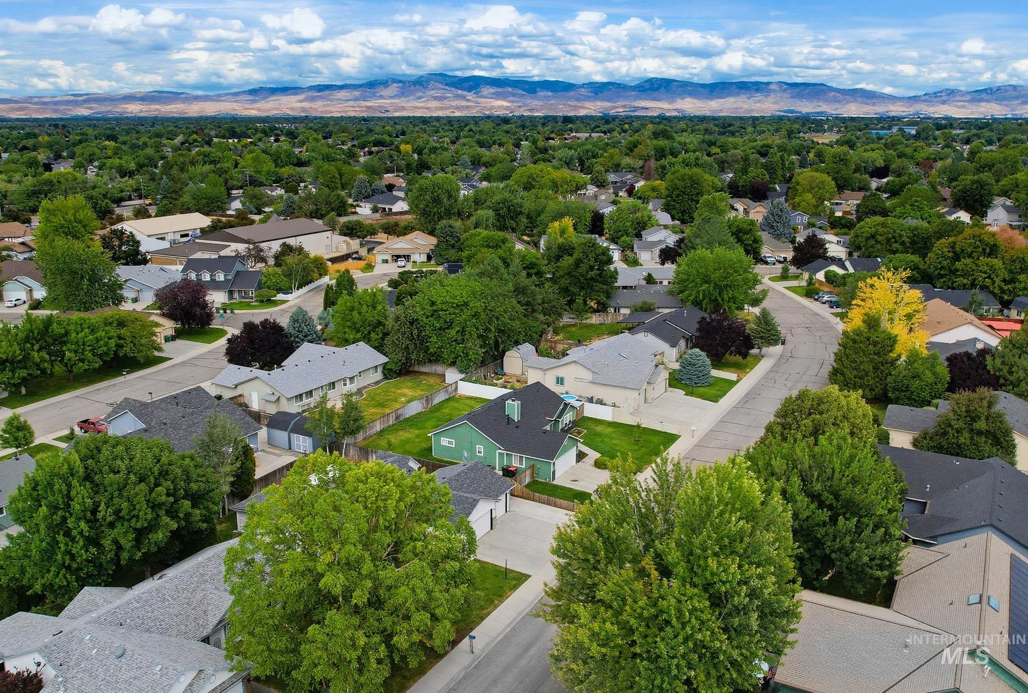 2566 W Willard St, Meridian, Idaho 83642, 3 Bedrooms, 2 Bathrooms, Residential For Sale, Price $425,000,MLS 98993274