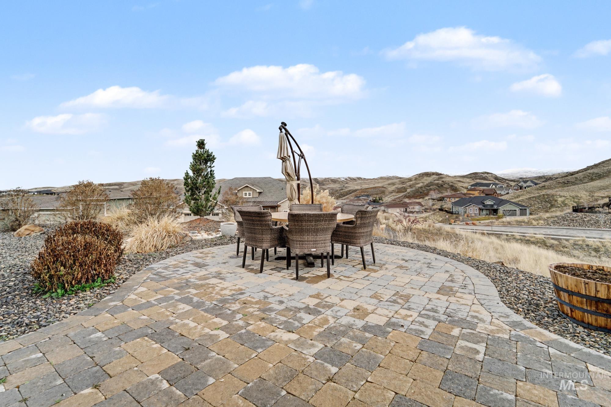 18357 N Burnt Car Way, Boise, Idaho 83714, 3 Bedrooms, 2.5 Bathrooms, Residential For Sale, Price $899,999,MLS 98993276
