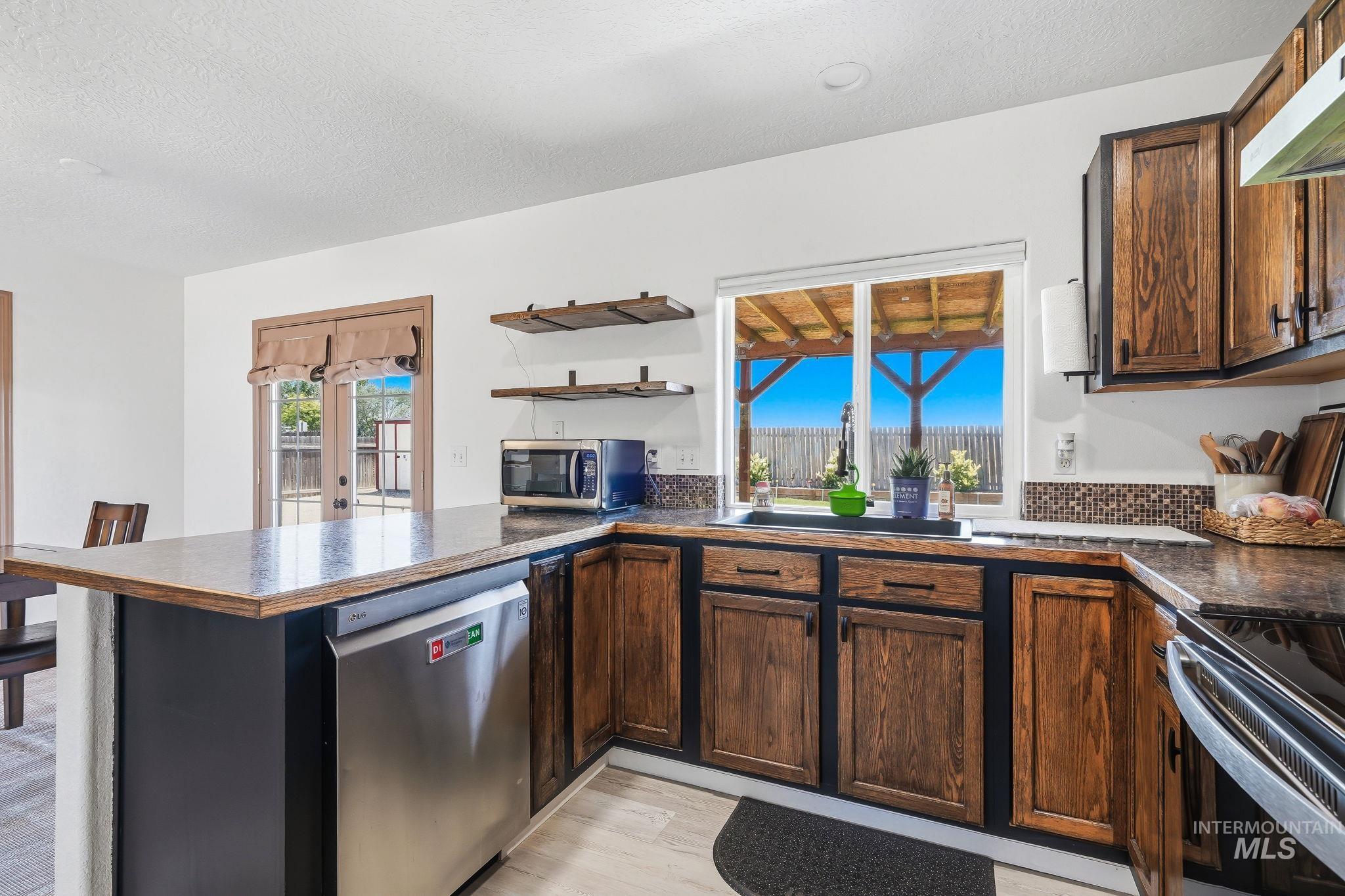 2067 W Hedgerow St, Kuna, Idaho 83634, 4 Bedrooms, 2.5 Bathrooms, Residential For Sale, Price $425,000,MLS 98993277