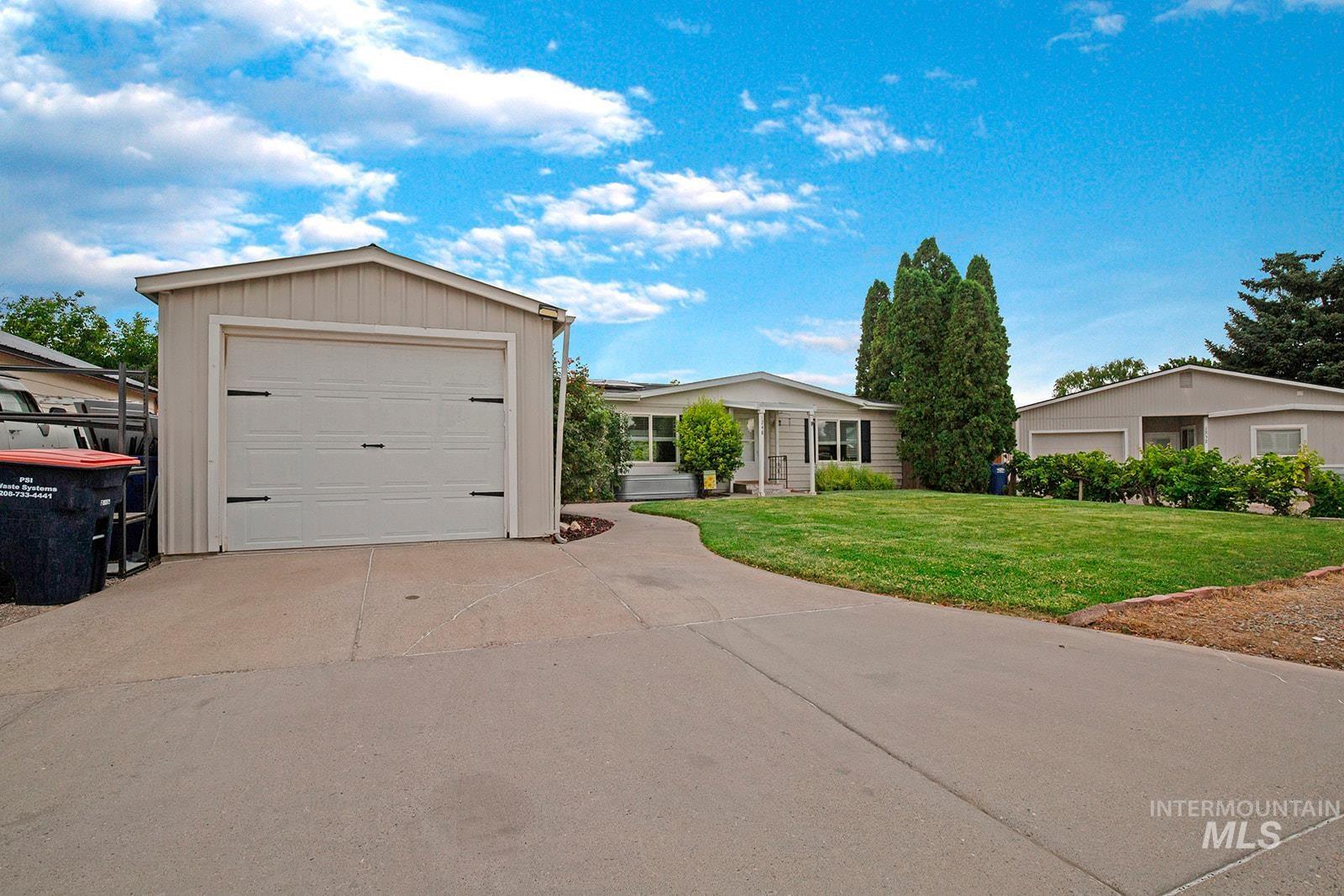 1248 Twin Villa Loop, Twin Falls, Idaho 83301, 2 Bedrooms, 2 Bathrooms, Residential For Sale, Price $259,999,MLS 98993279