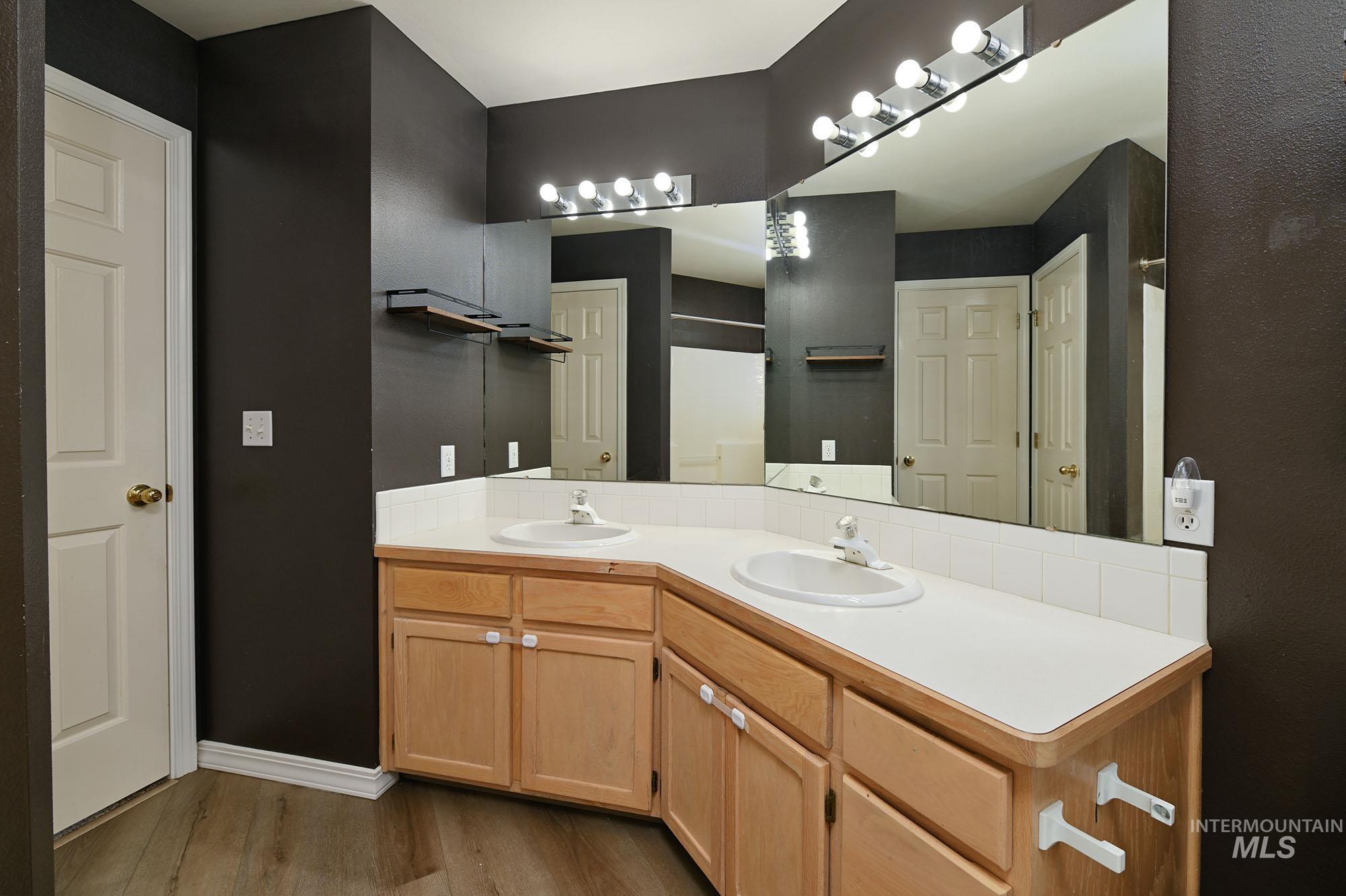 2490 N Victor Way, Meridian, Idaho 83646, 3 Bedrooms, 2 Bathrooms, Residential For Sale, Price $439,900, 98993282