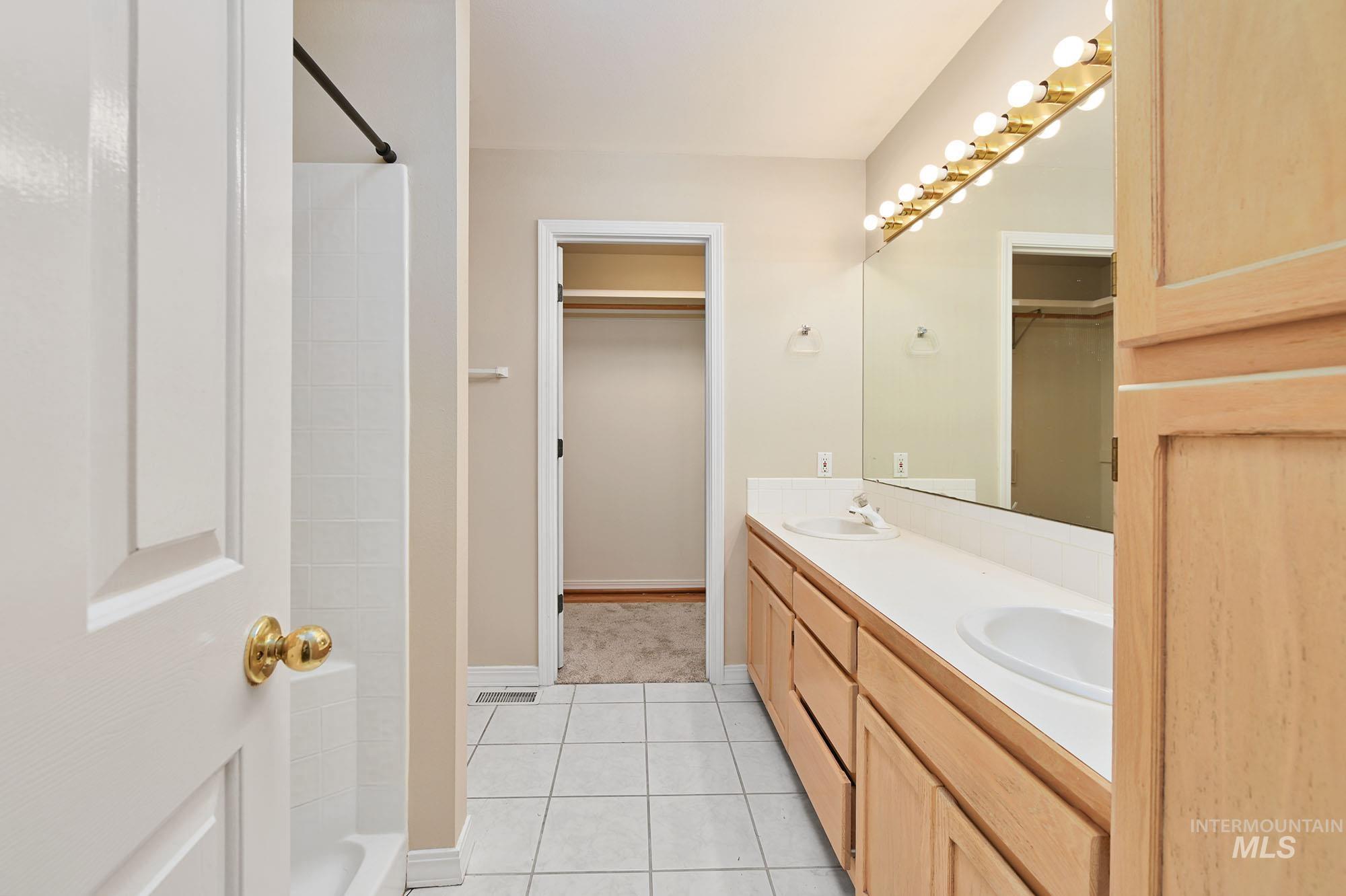 2490 N Victor Way, Meridian, Idaho 83646, 3 Bedrooms, 2 Bathrooms, Residential For Sale, Price $439,900, 98993282