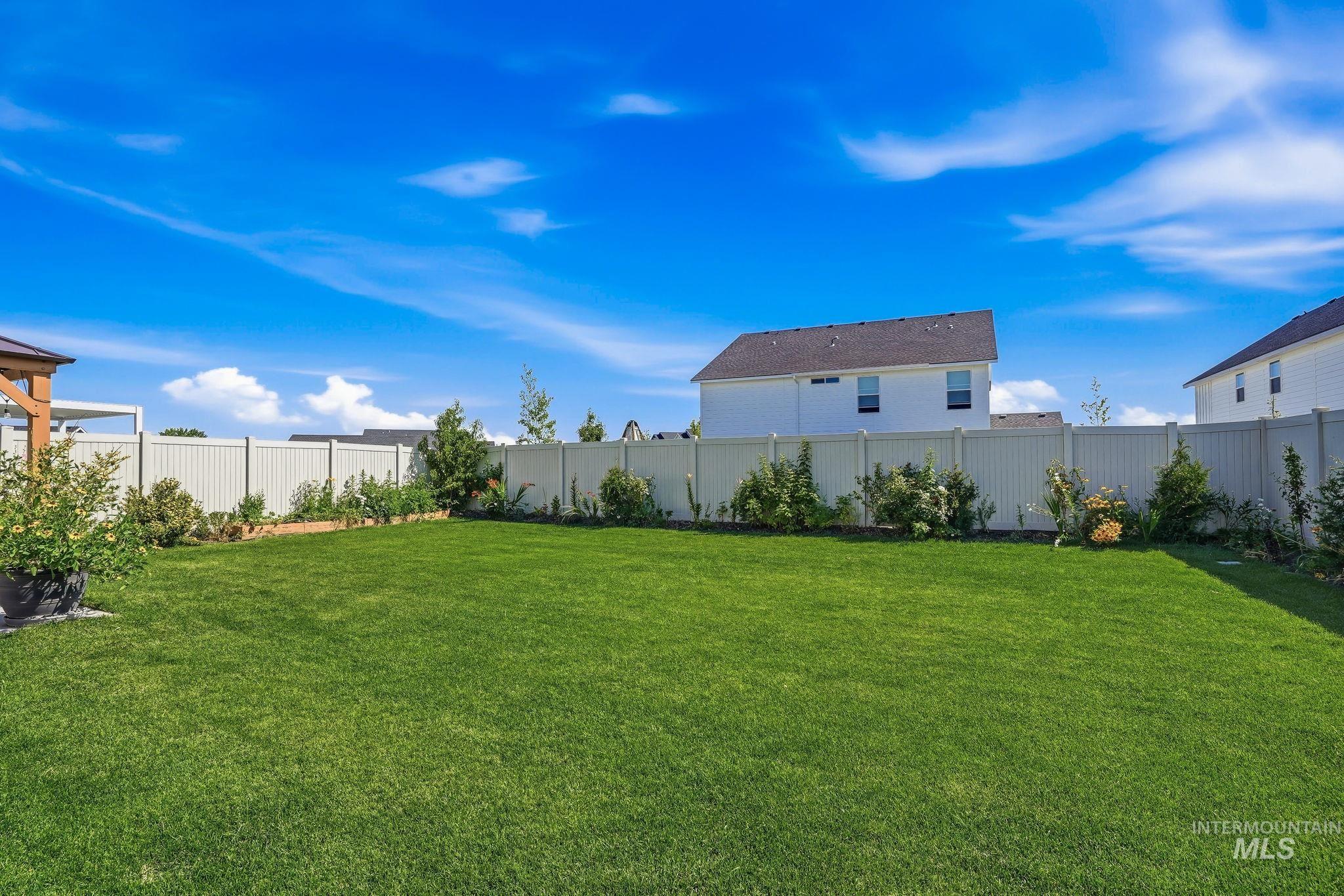 19330 Susquehanna Way, Caldwell, Idaho 83605, 3 Bedrooms, 2 Bathrooms, Residential For Sale, Price $379,900,MLS 98993283
