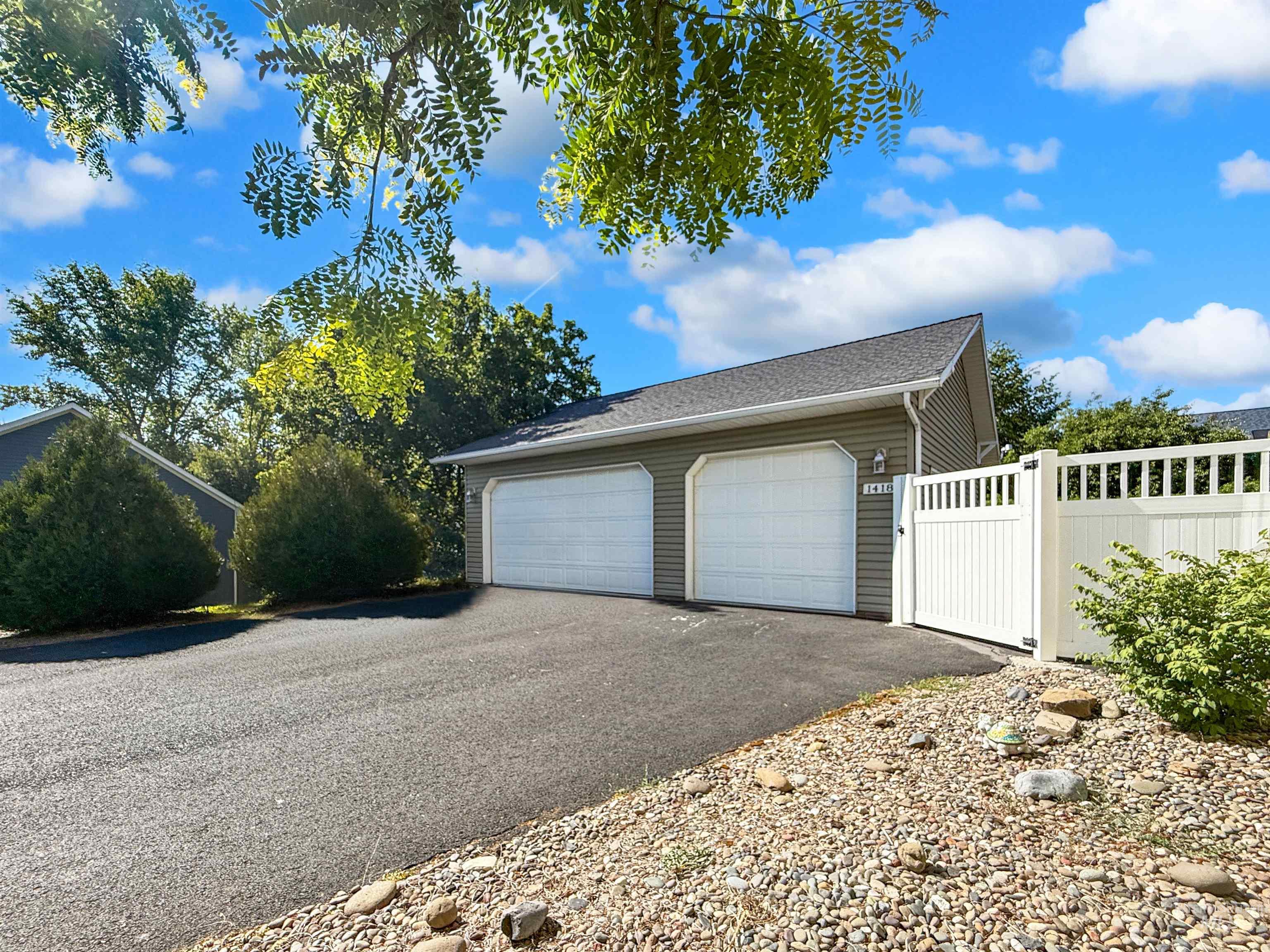 1418 E F Street, Moscow, Idaho 83843-9516, 3 Bedrooms, 2.5 Bathrooms, Residential For Sale, Price $630,000, 98993288