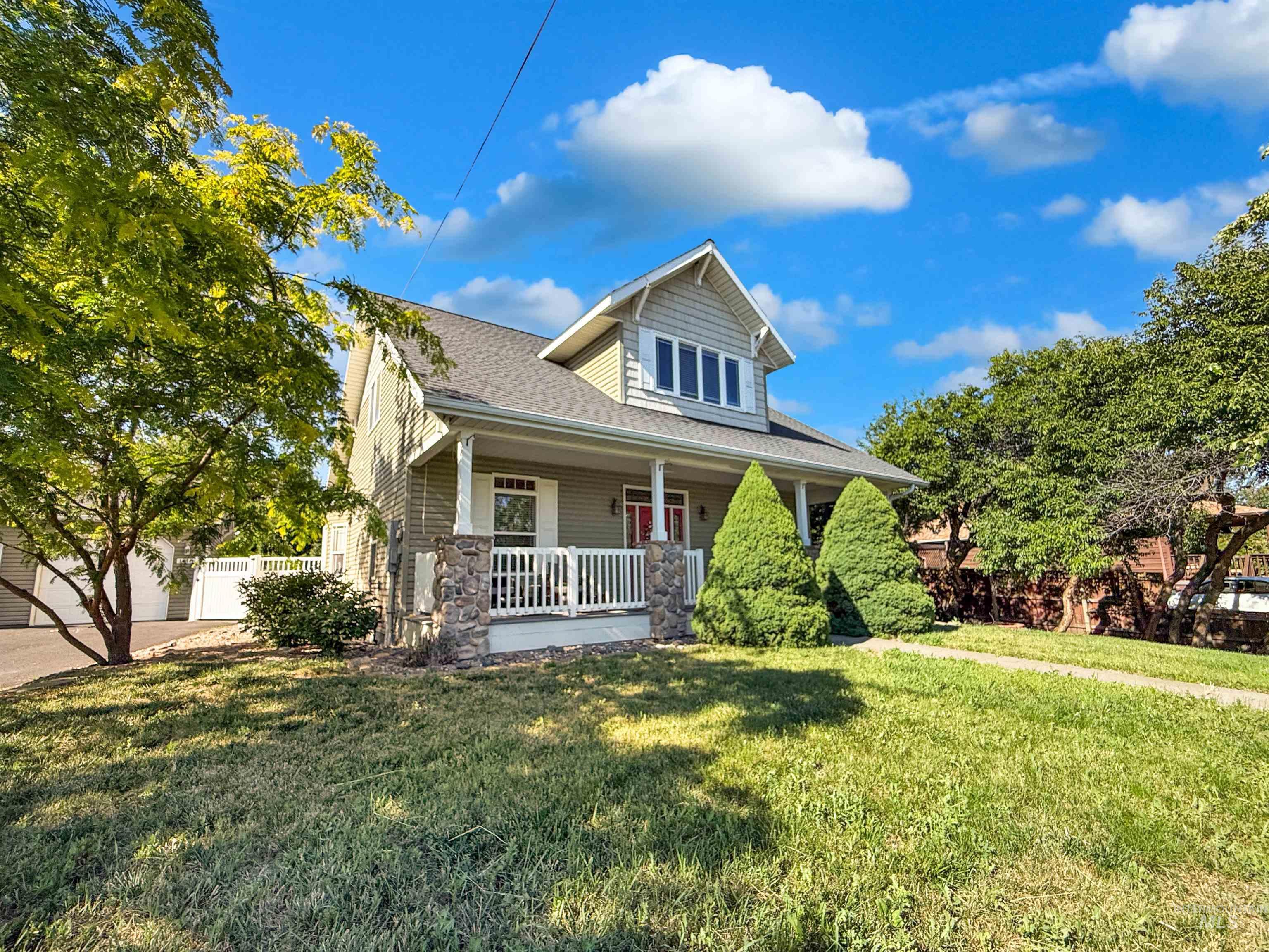 1418 E F Street, Moscow, Idaho 83843-9516, 3 Bedrooms, 2.5 Bathrooms, Residential For Sale, Price $630,000, 98993288