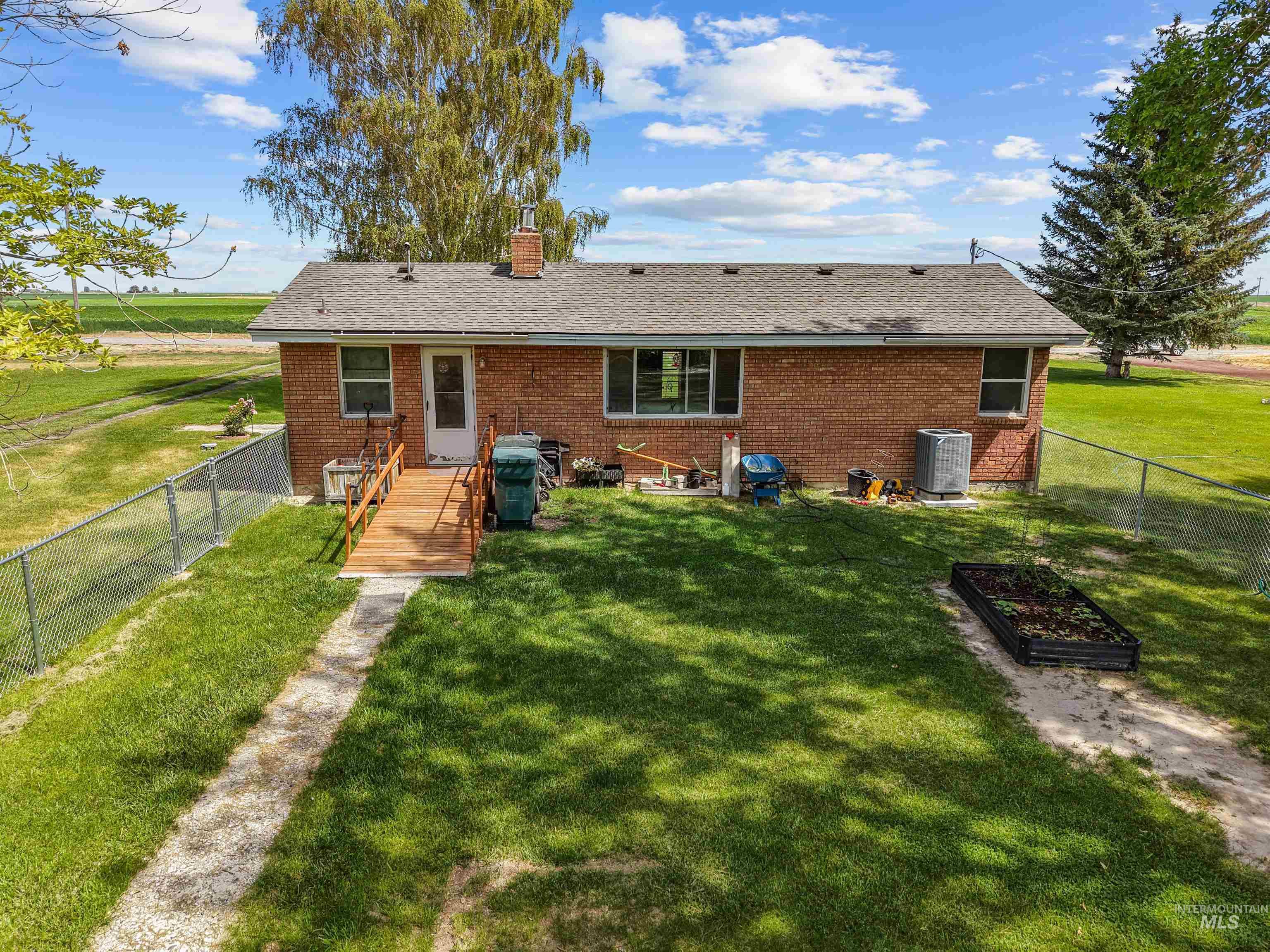 571 E 800 N, Rupert, Idaho 83350, 2 Bedrooms, 1 Bathroom, Residential For Sale, Price $300,000,MLS 98993290