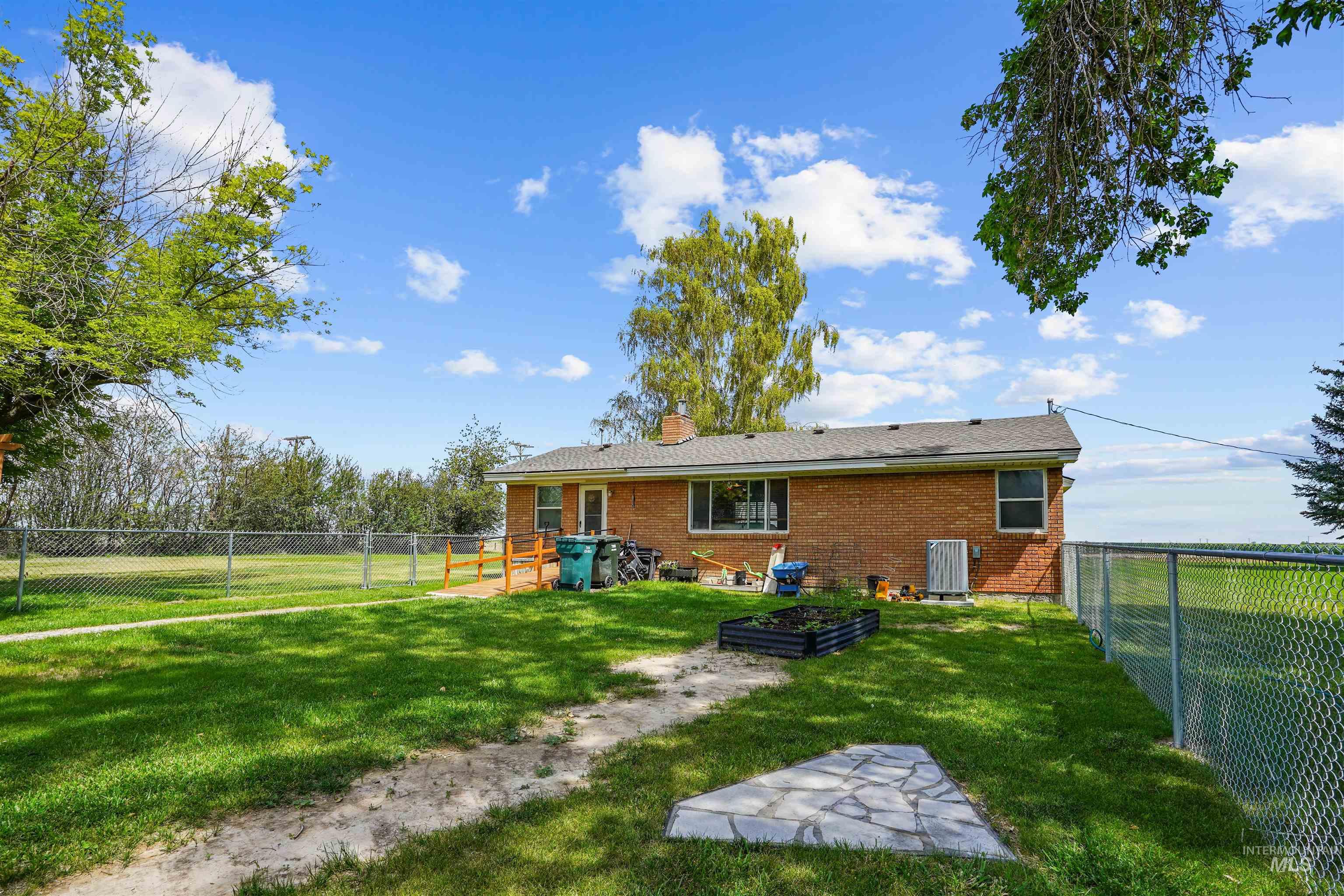 571 E 800 N, Rupert, Idaho 83350, 2 Bedrooms, 1 Bathroom, Residential For Sale, Price $300,000,MLS 98993290