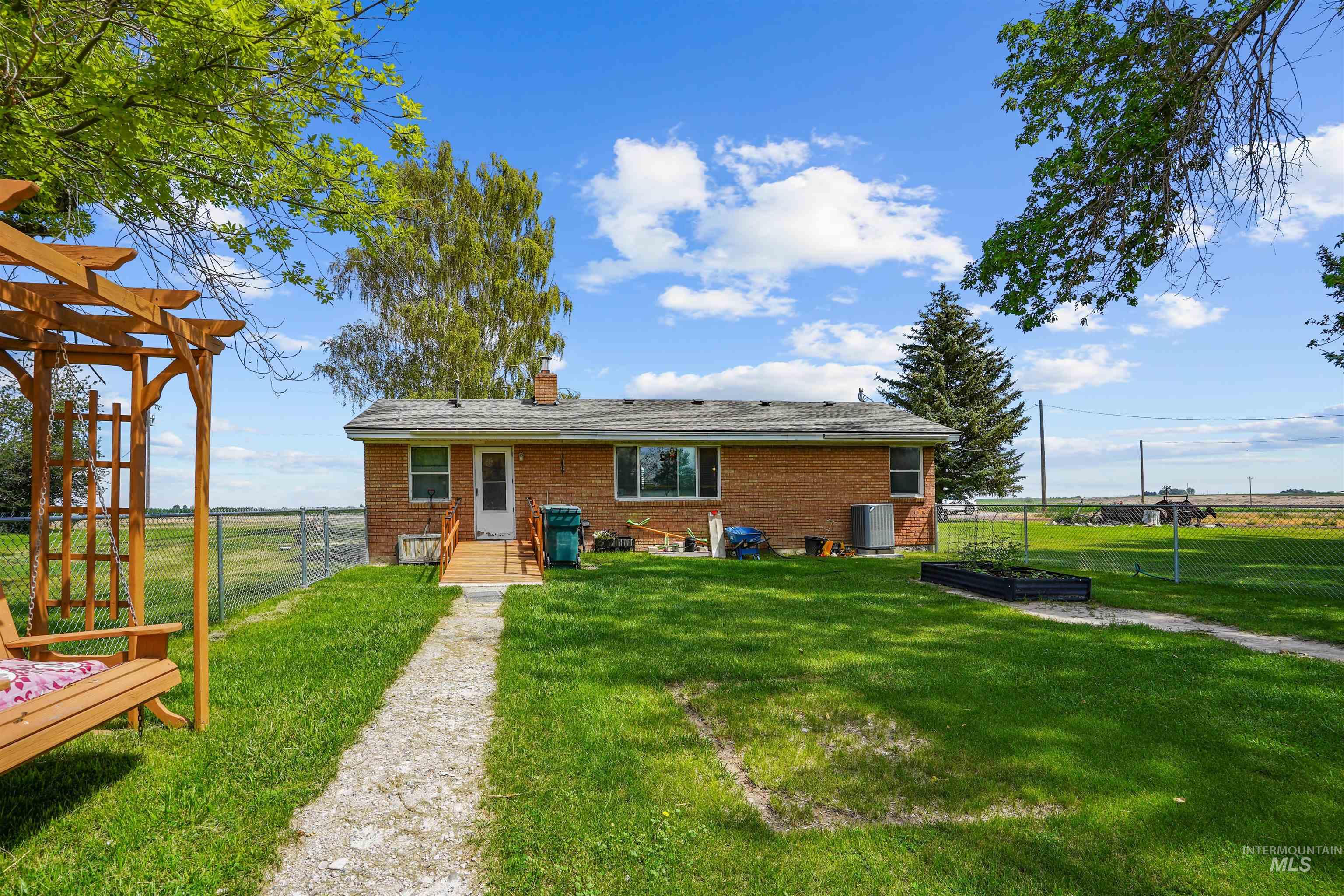 571 E 800 N, Rupert, Idaho 83350, 2 Bedrooms, 1 Bathroom, Residential For Sale, Price $300,000,MLS 98993290