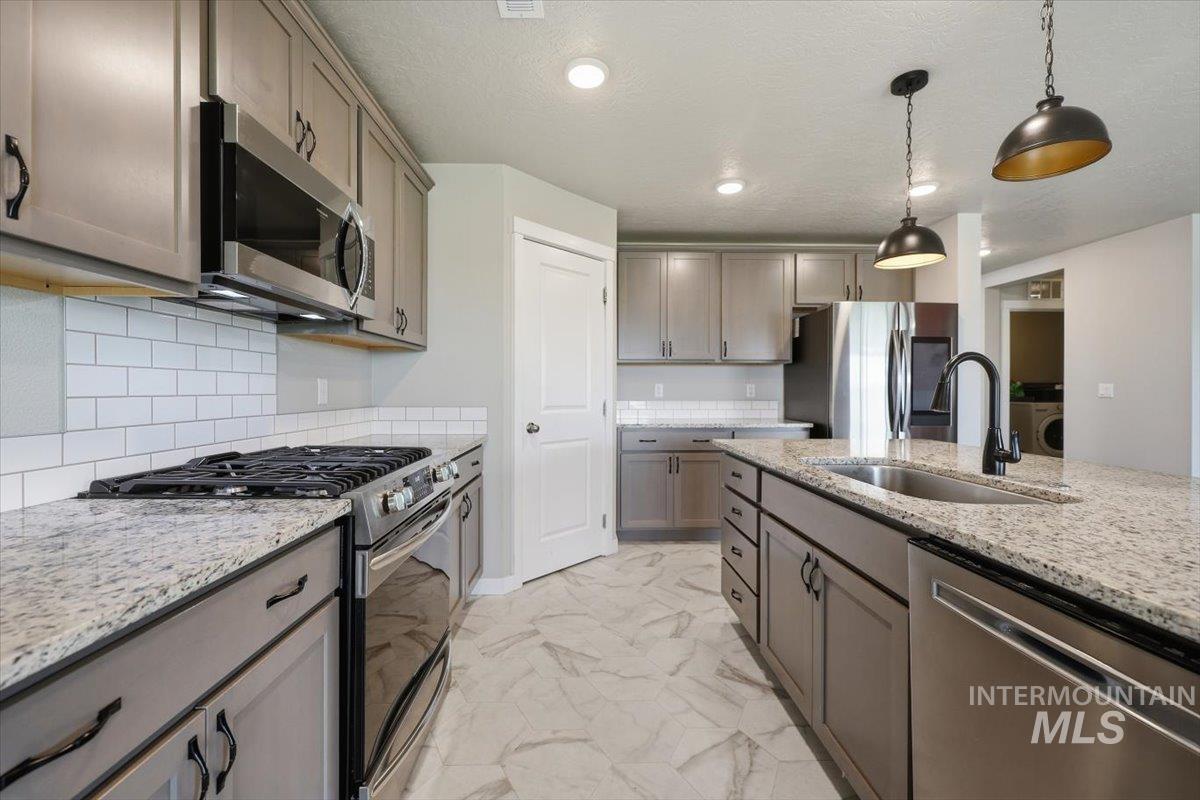 11321 W Broadstone St, Nampa, Idaho 83651, 3 Bedrooms, 3 Bathrooms, Residential For Sale, Price $495,000, 98993292