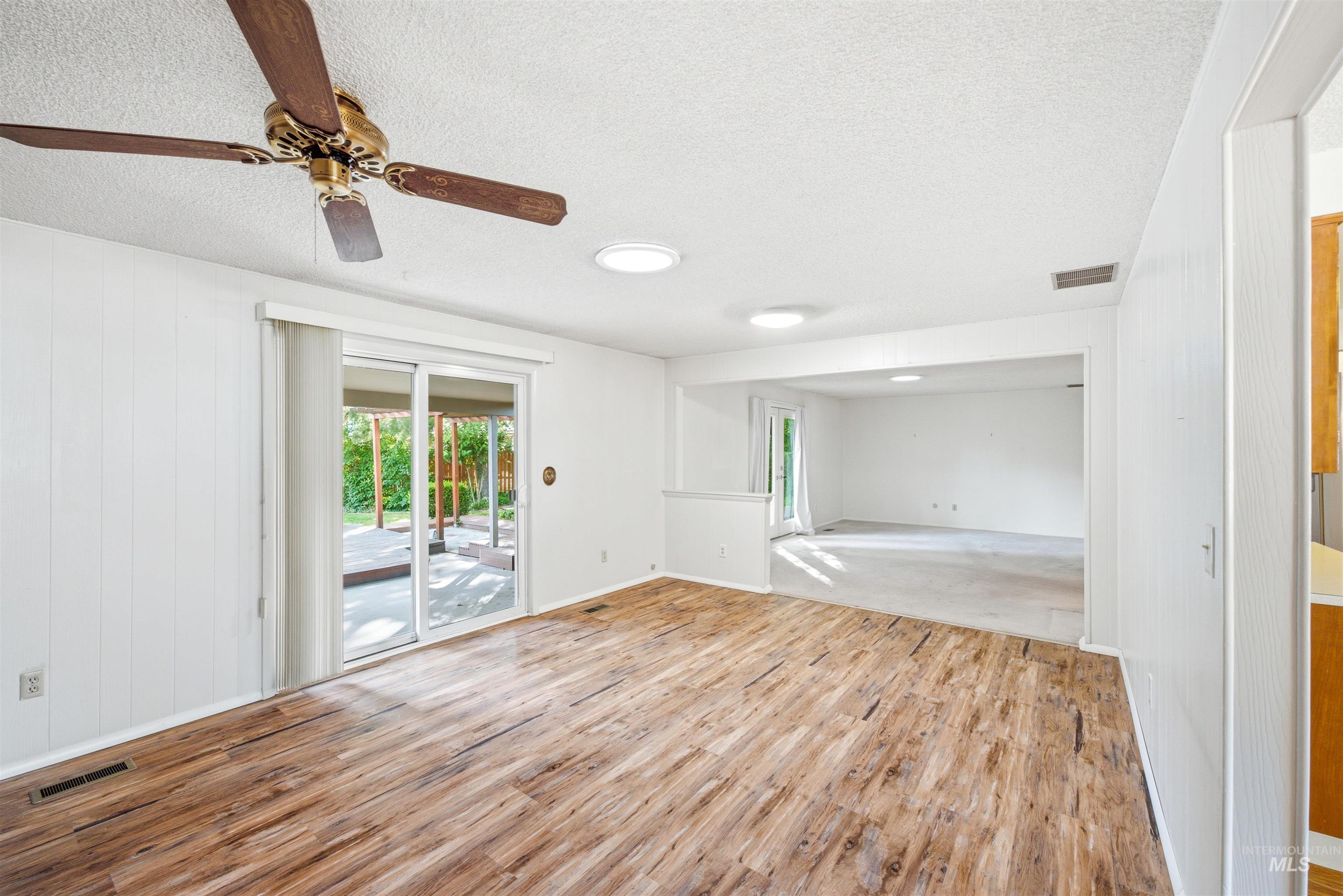 8457 W Pembrook Dr, Boise, Idaho 83704, 3 Bedrooms, 2 Bathrooms, Residential For Sale, Price $484,900, 98993299