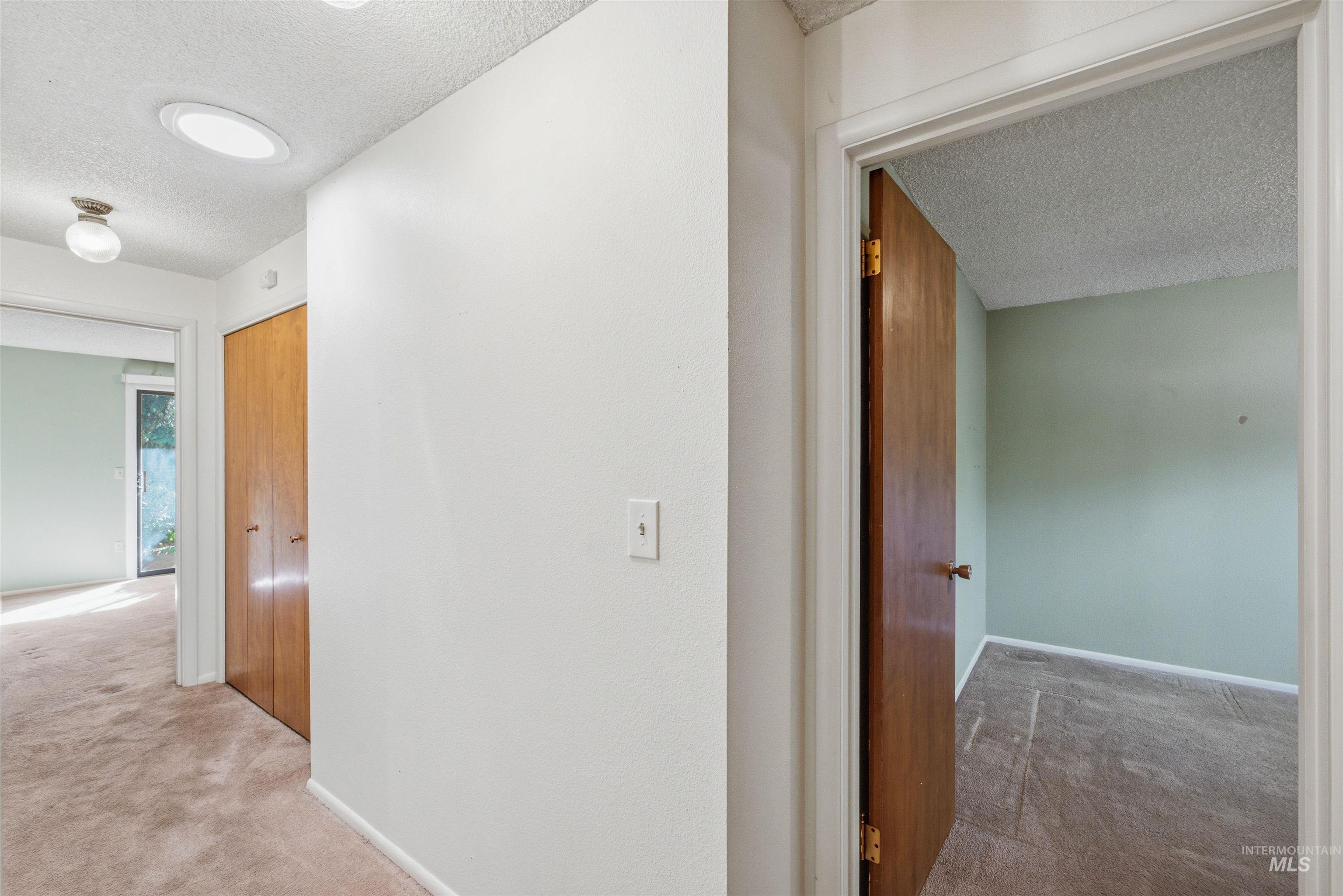8457 W Pembrook Dr, Boise, Idaho 83704, 3 Bedrooms, 2 Bathrooms, Residential For Sale, Price $484,900, 98993299