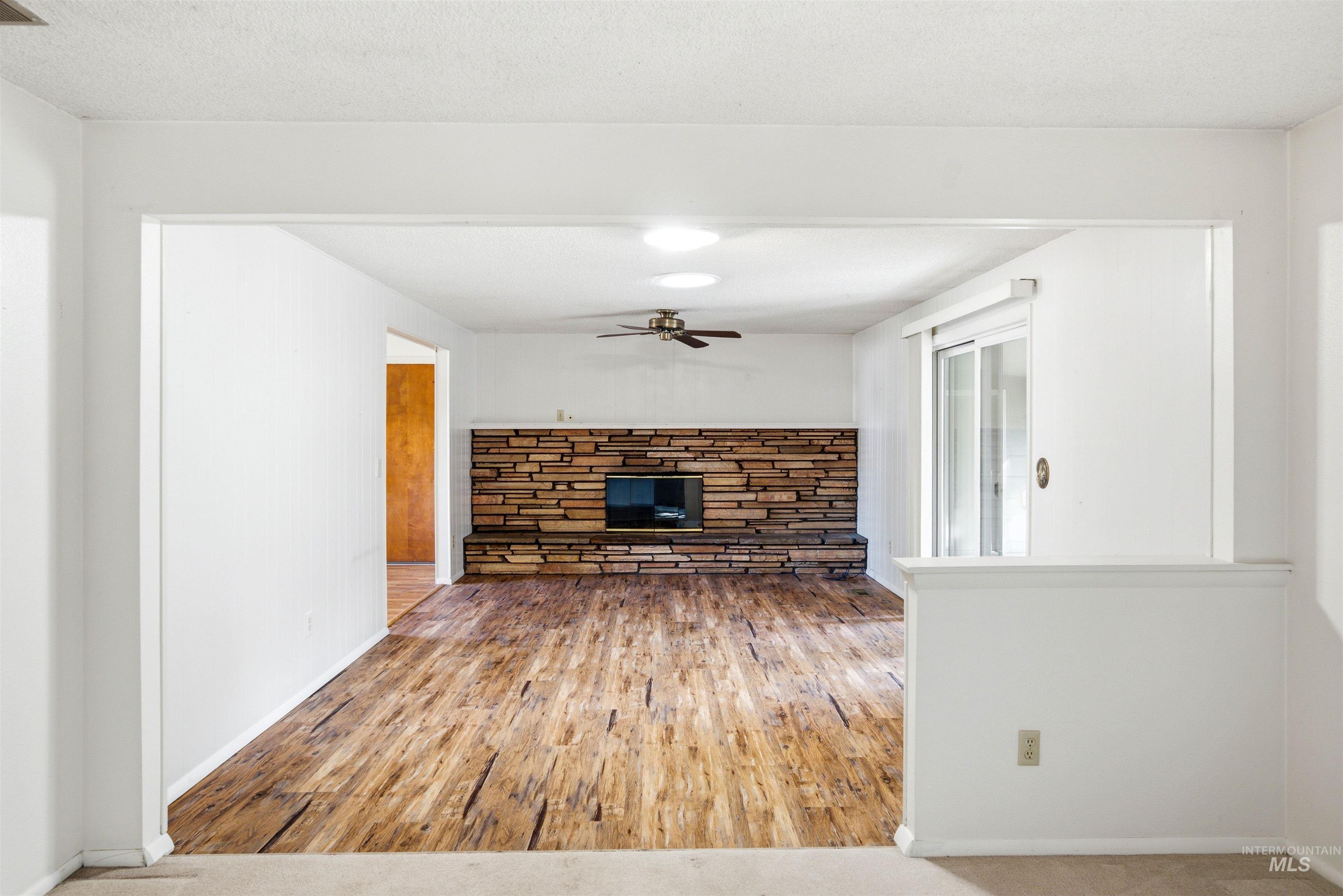 8457 W Pembrook Dr, Boise, Idaho 83704, 3 Bedrooms, 2 Bathrooms, Residential For Sale, Price $484,900, 98993299