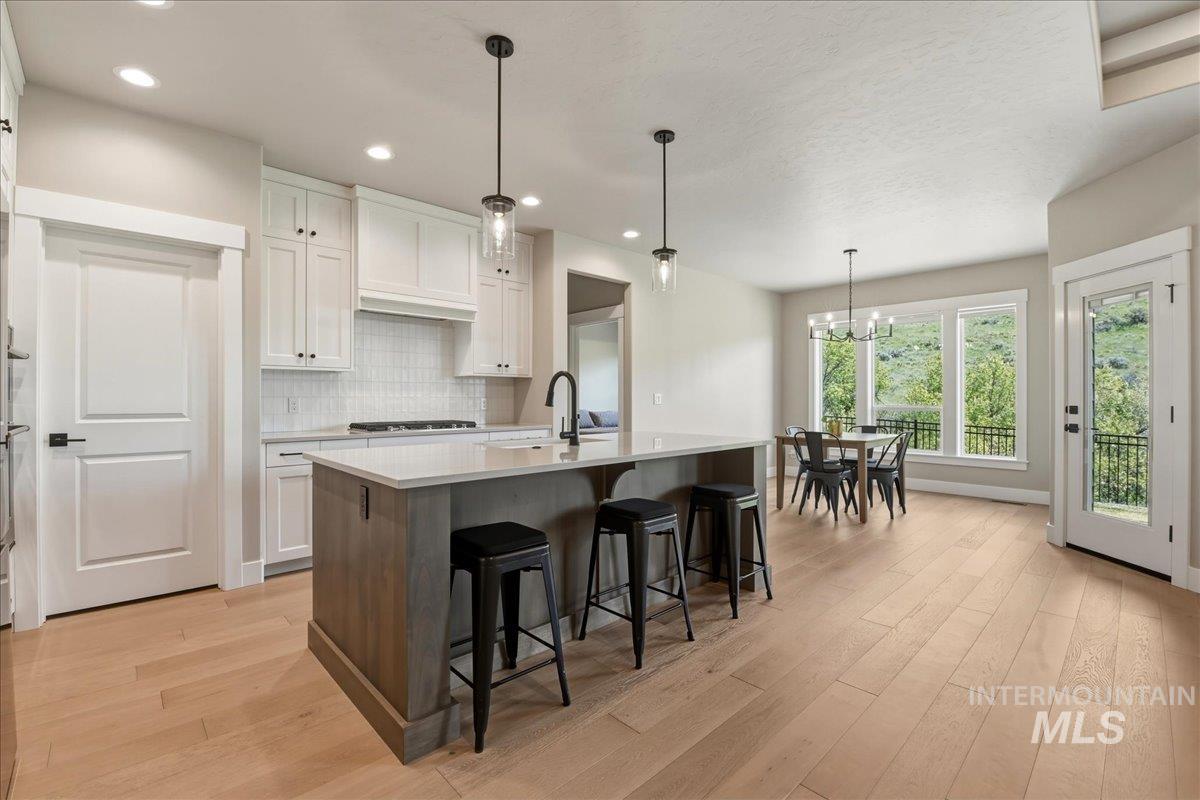 6519 E Richter Dr, Eagle, Idaho 83629, 3 Bedrooms, 2 Bathrooms, Residential For Sale, Price $574,990,MLS 98993308