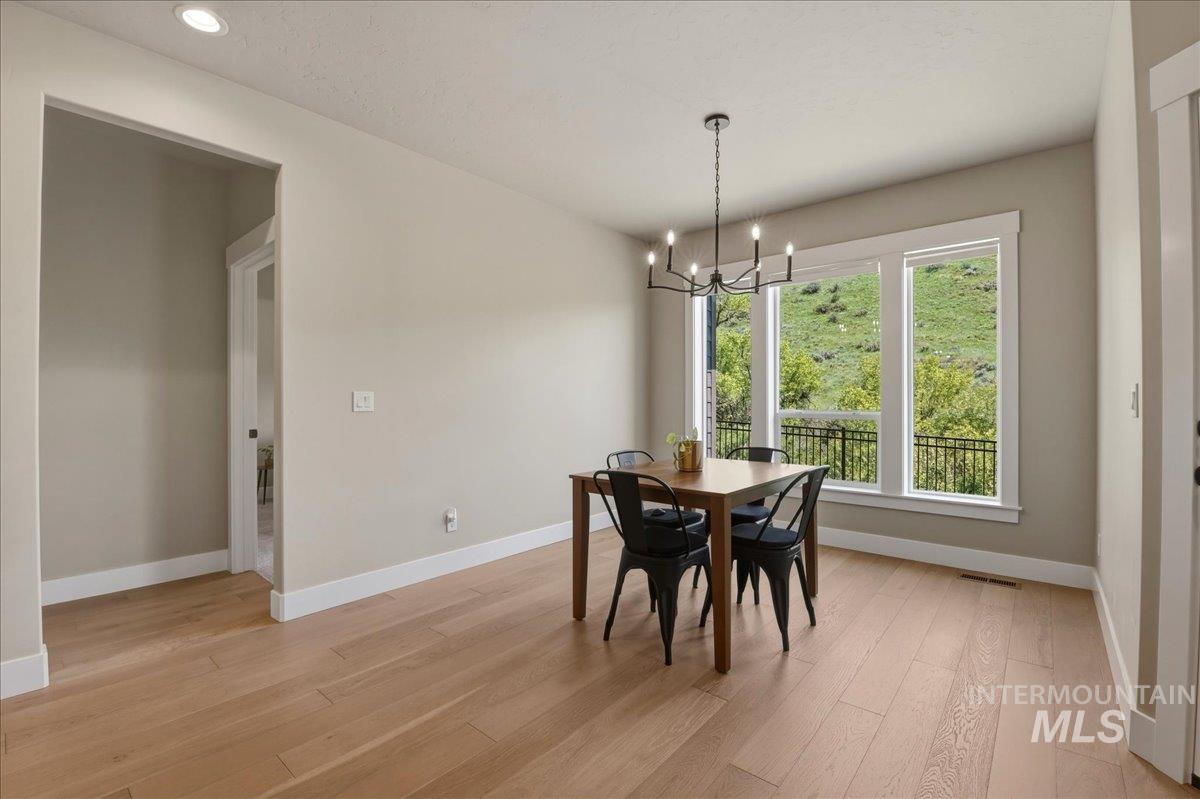6519 E Richter Dr, Eagle, Idaho 83629, 3 Bedrooms, 2 Bathrooms, Residential For Sale, Price $574,990,MLS 98993308