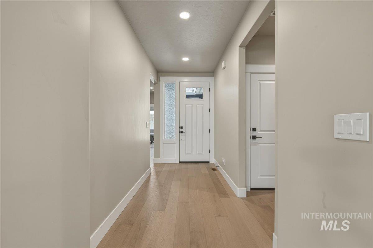 6519 E Richter Dr, Eagle, Idaho 83629, 3 Bedrooms, 2 Bathrooms, Residential For Sale, Price $574,990,MLS 98993308