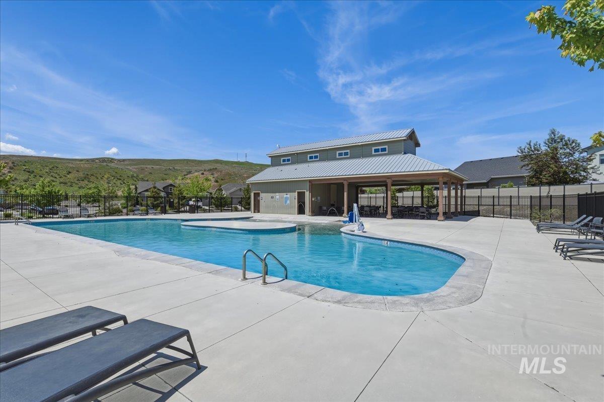 6519 E Richter Dr, Eagle, Idaho 83629, 3 Bedrooms, 2 Bathrooms, Residential For Sale, Price $574,990,MLS 98993308