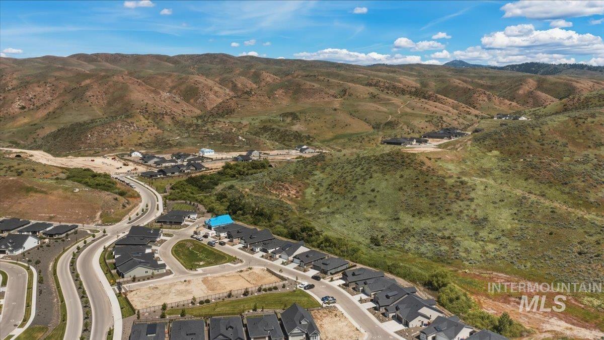 6519 E Richter Dr, Eagle, Idaho 83629, 3 Bedrooms, 2 Bathrooms, Residential For Sale, Price $574,990,MLS 98993308
