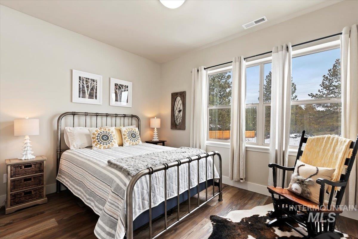 314 Broken Creek, McCall, Idaho 83638, 3 Bedrooms, 3 Bathrooms, Residential For Sale, Price $569,900,MLS 98993309