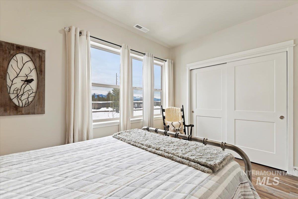 314 Broken Creek, McCall, Idaho 83638, 3 Bedrooms, 3 Bathrooms, Residential For Sale, Price $569,900,MLS 98993309