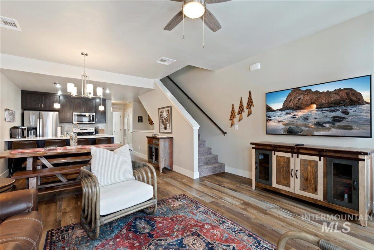 314 Broken Creek, McCall, Idaho 83638, 3 Bedrooms, 3 Bathrooms, Residential For Sale, Price $569,900,MLS 98993309