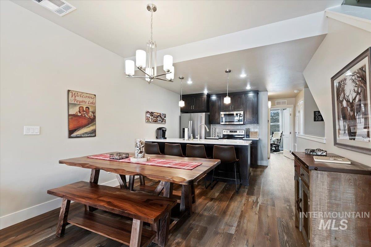314 Broken Creek, McCall, Idaho 83638, 3 Bedrooms, 3 Bathrooms, Residential For Sale, Price $569,900,MLS 98993309