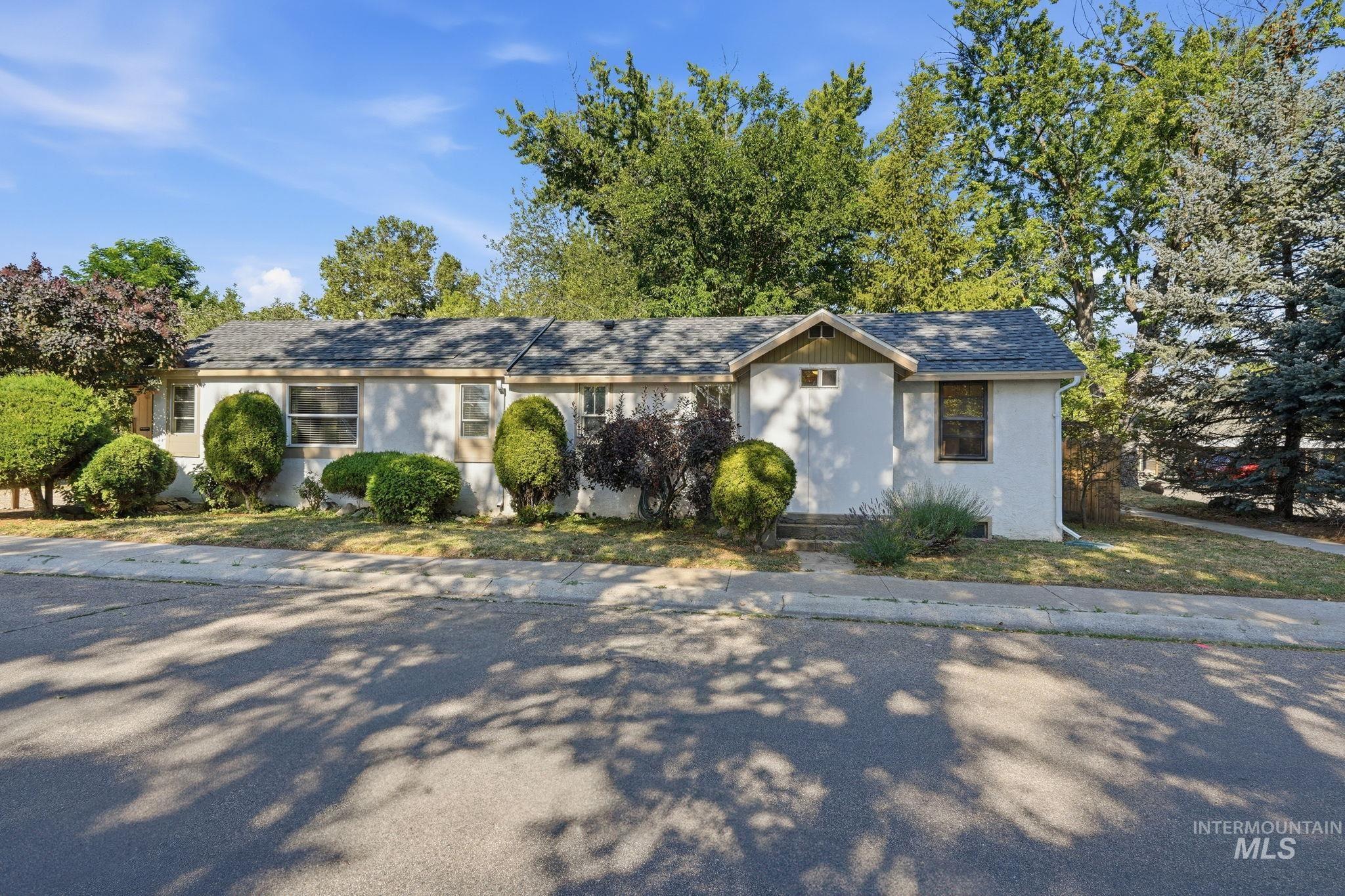 2119 N Hartman St, Boise, Idaho 83704, 2 Bedrooms, 1 Bathroom, Residential For Sale, Price $330,000,MLS 98993314