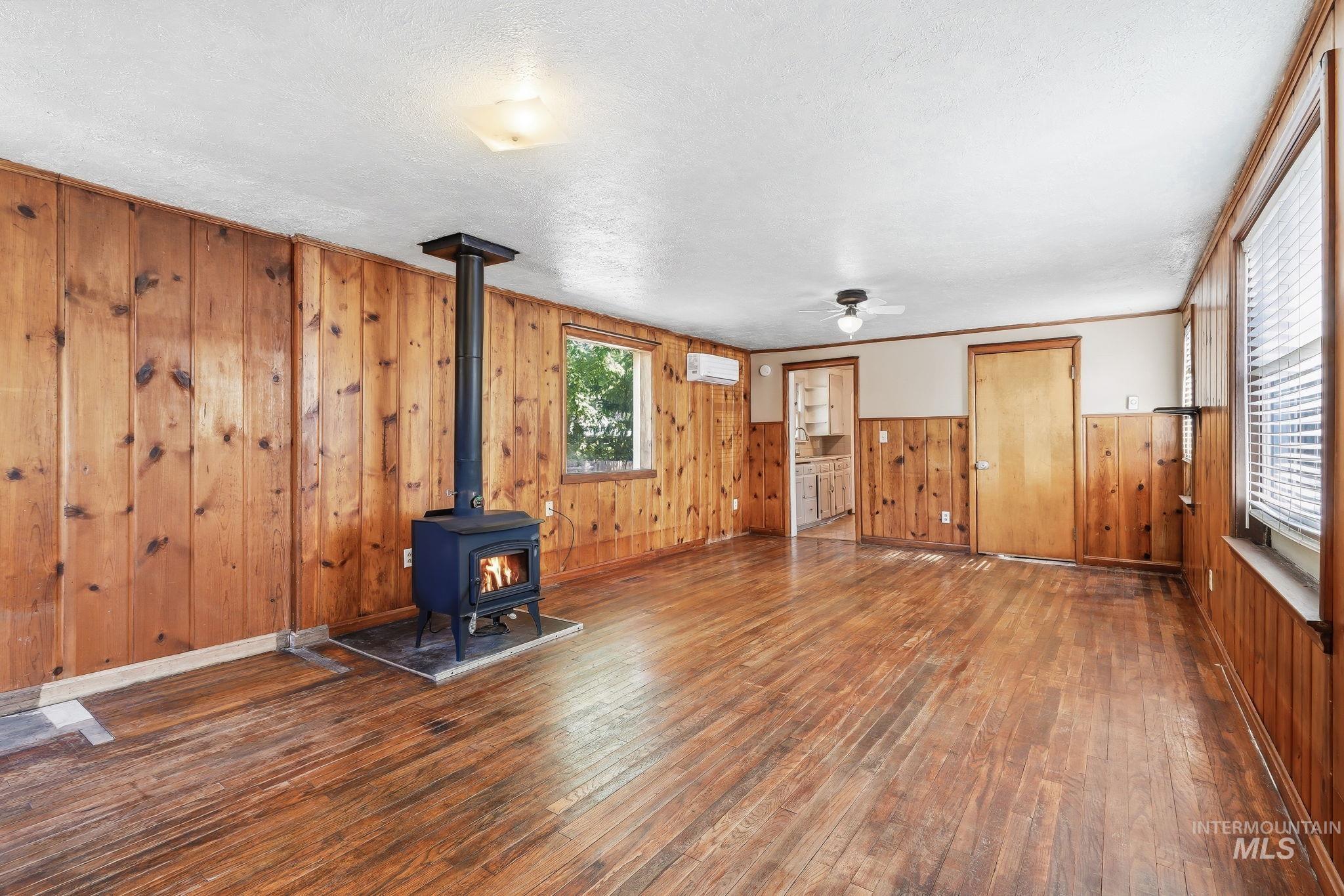 2119 N Hartman St, Boise, Idaho 83704, 2 Bedrooms, 1 Bathroom, Residential For Sale, Price $330,000,MLS 98993314