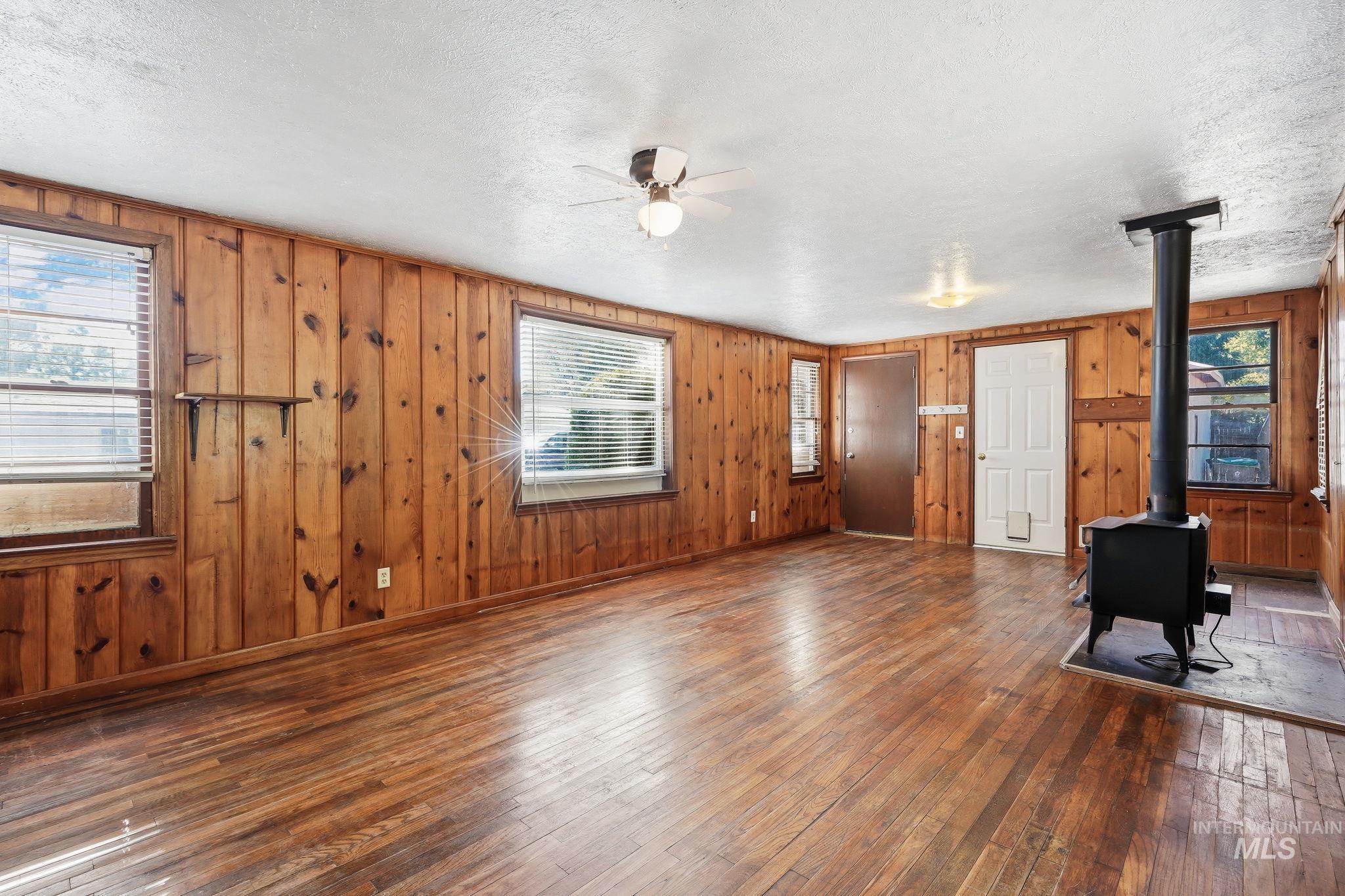 2119 N Hartman St, Boise, Idaho 83704, 2 Bedrooms, 1 Bathroom, Residential For Sale, Price $330,000,MLS 98993314