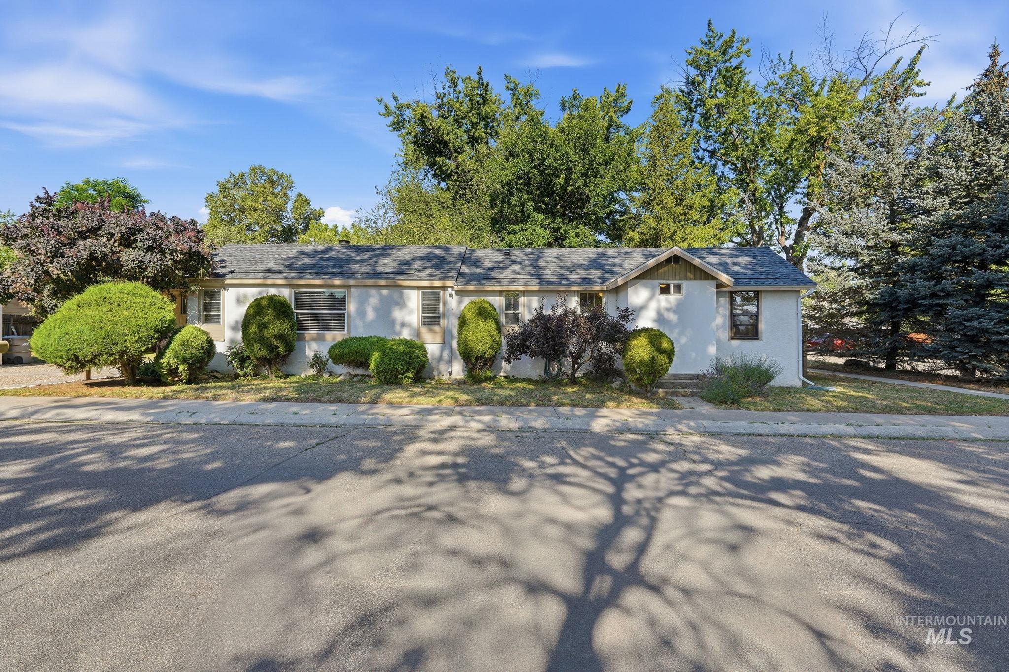 2119 N Hartman St, Boise, Idaho 83704, 2 Bedrooms, 1 Bathroom, Residential For Sale, Price $330,000,MLS 98993314