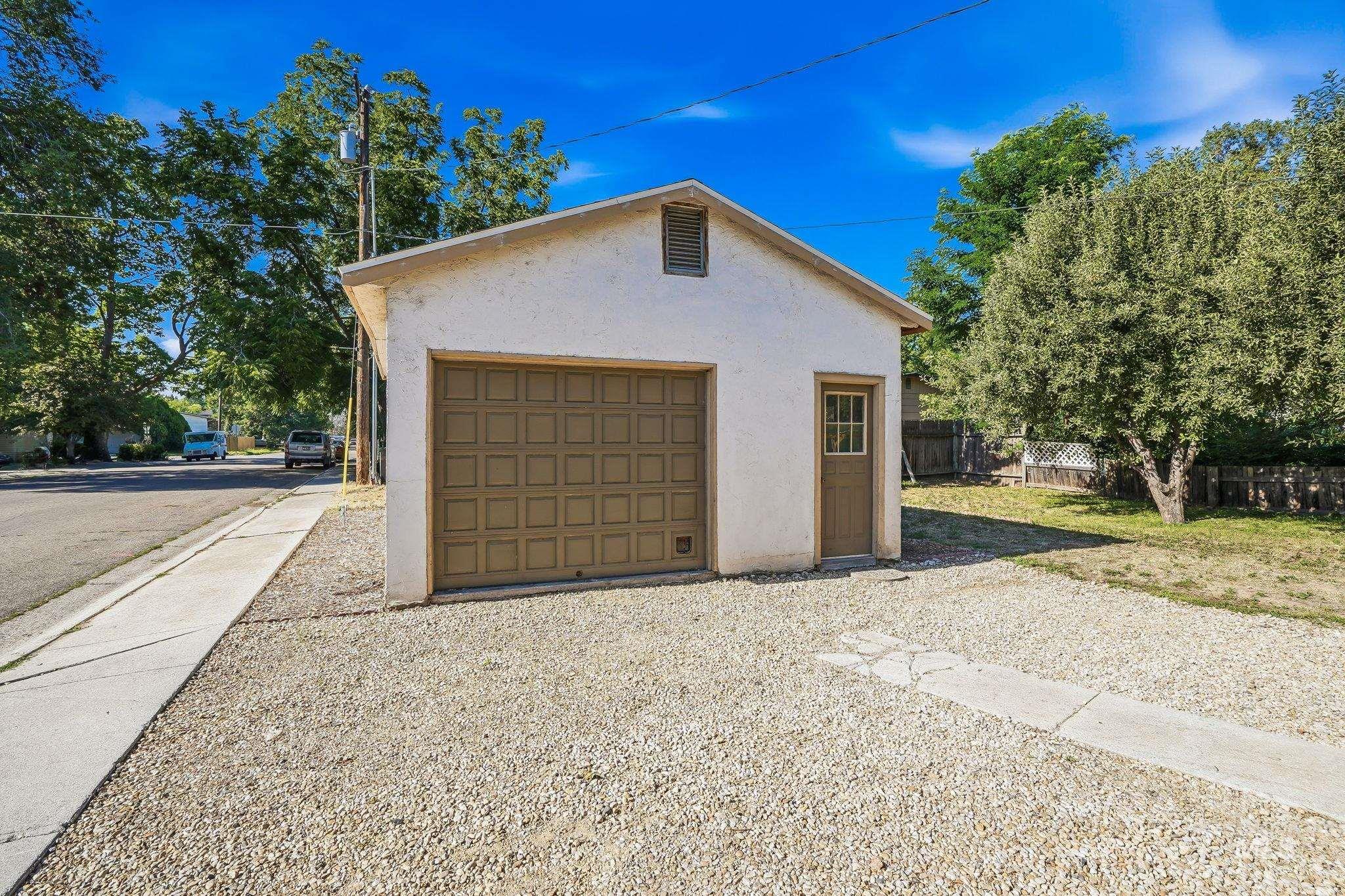 2119 N Hartman St, Boise, Idaho 83704, 2 Bedrooms, 1 Bathroom, Residential For Sale, Price $330,000,MLS 98993314