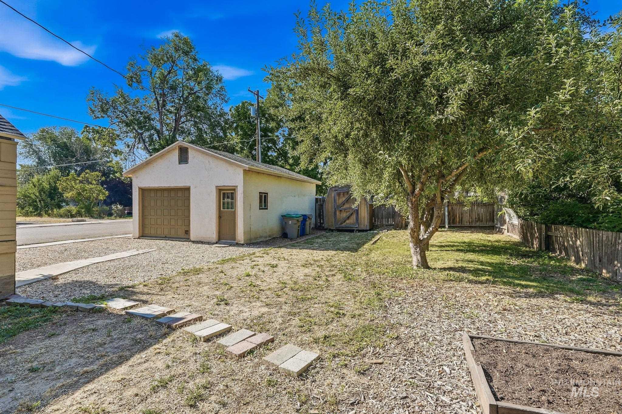 2119 N Hartman St, Boise, Idaho 83704, 2 Bedrooms, 1 Bathroom, Residential For Sale, Price $330,000,MLS 98993314