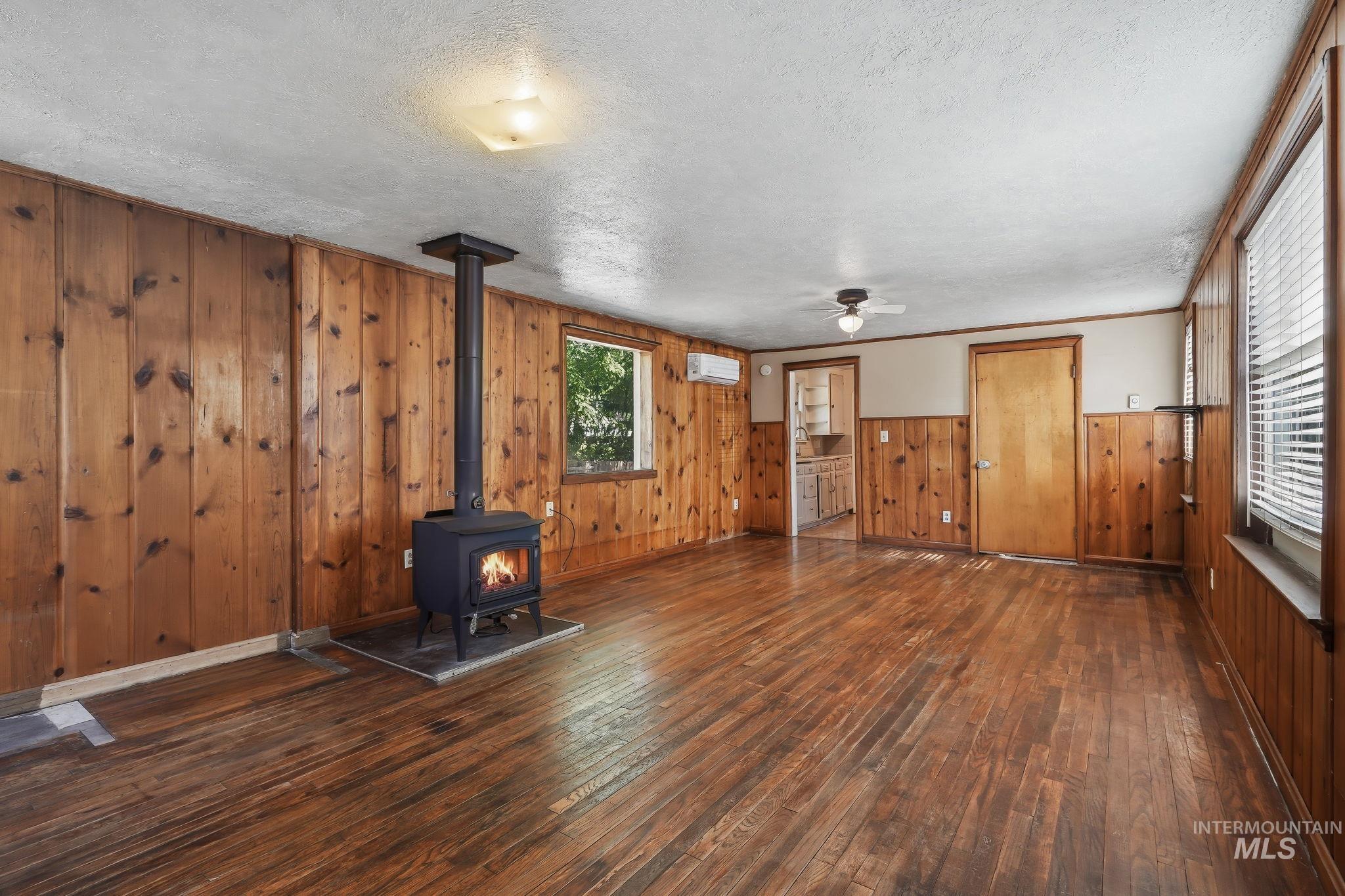 2119 N Hartman St, Boise, Idaho 83704, 2 Bedrooms, 1 Bathroom, Residential For Sale, Price $330,000,MLS 98993314