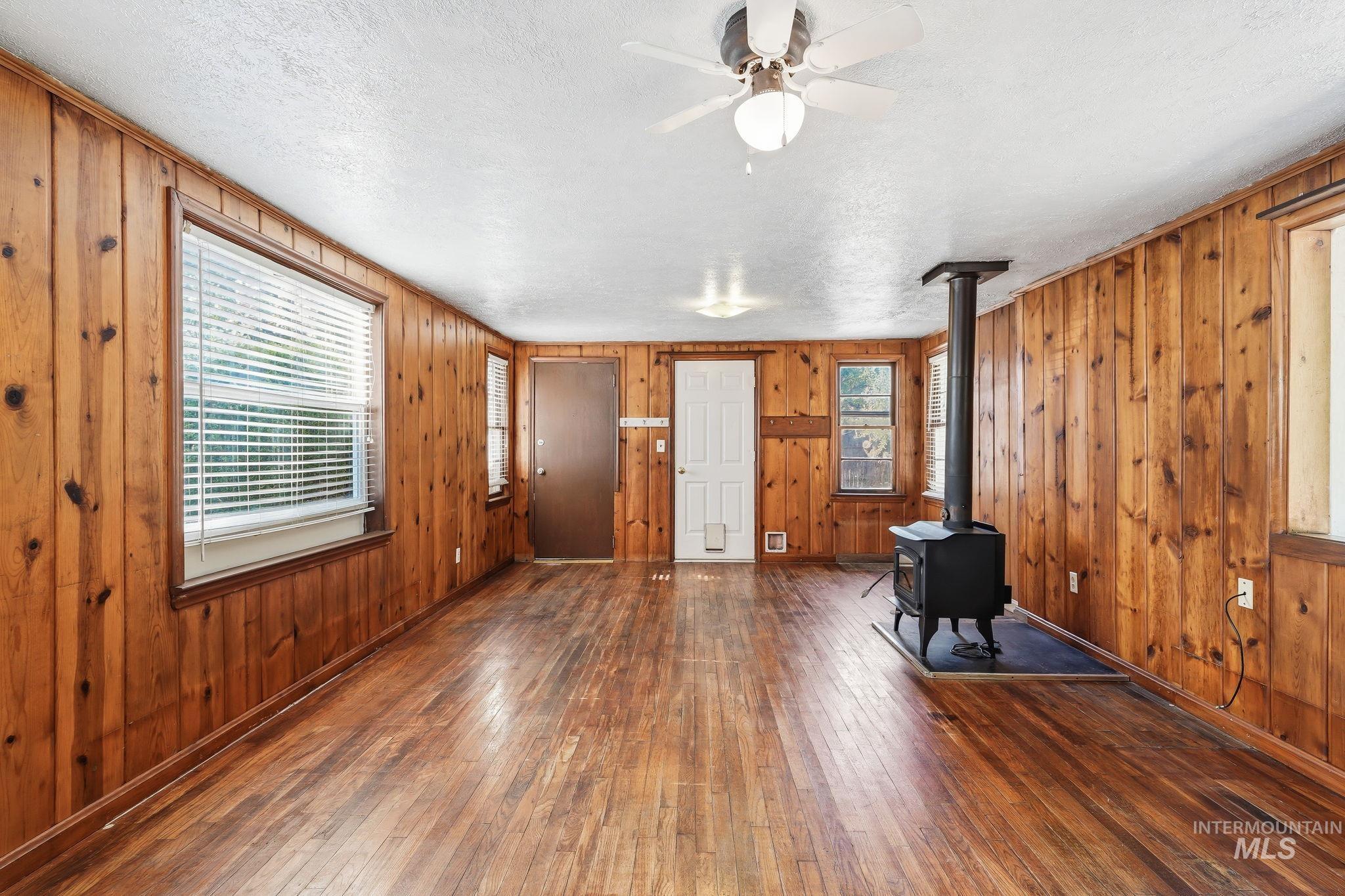 2119 N Hartman St, Boise, Idaho 83704, 2 Bedrooms, 1 Bathroom, Residential For Sale, Price $330,000,MLS 98993314