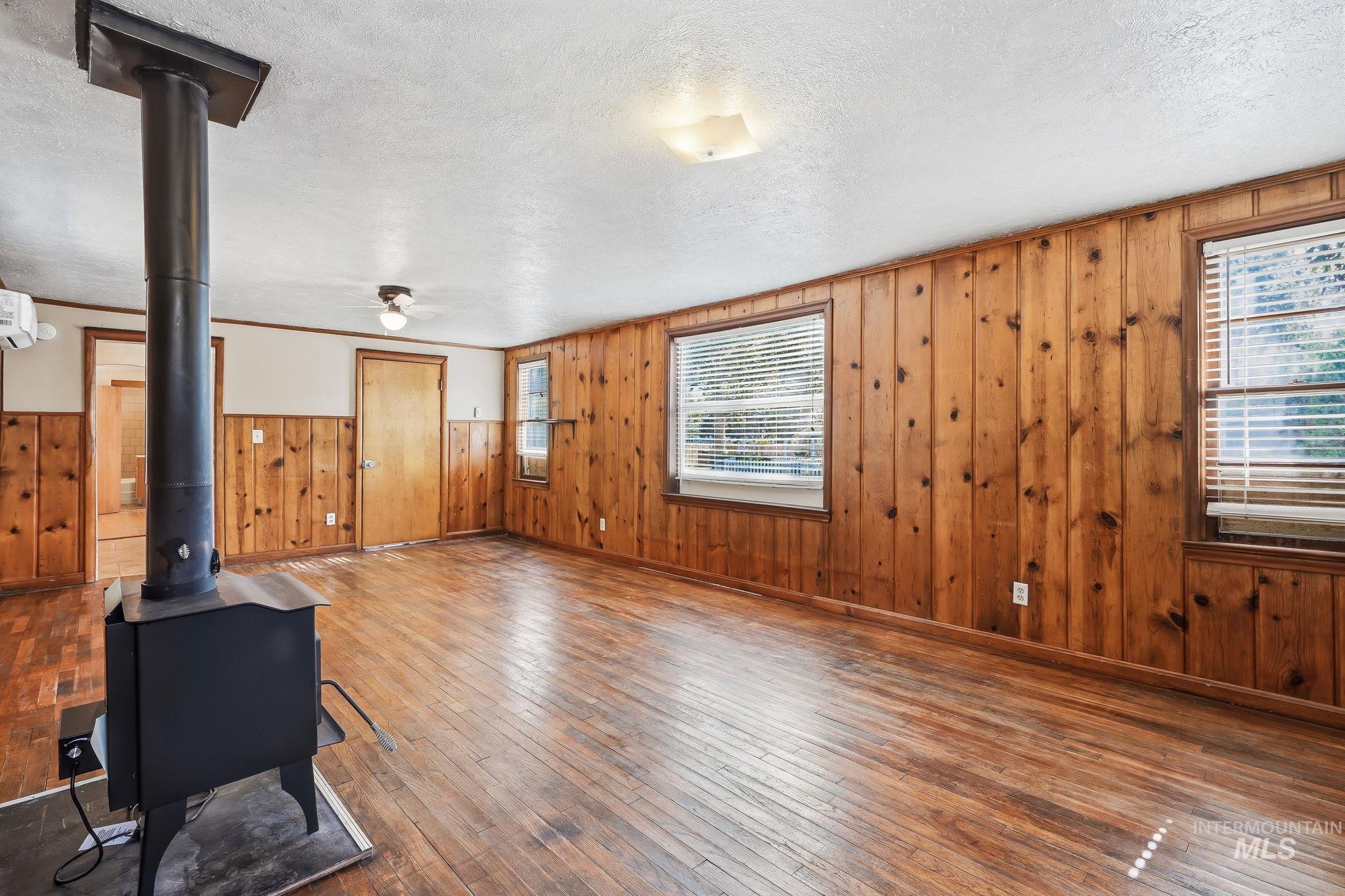 2119 N Hartman St, Boise, Idaho 83704, 2 Bedrooms, 1 Bathroom, Residential For Sale, Price $330,000,MLS 98993314